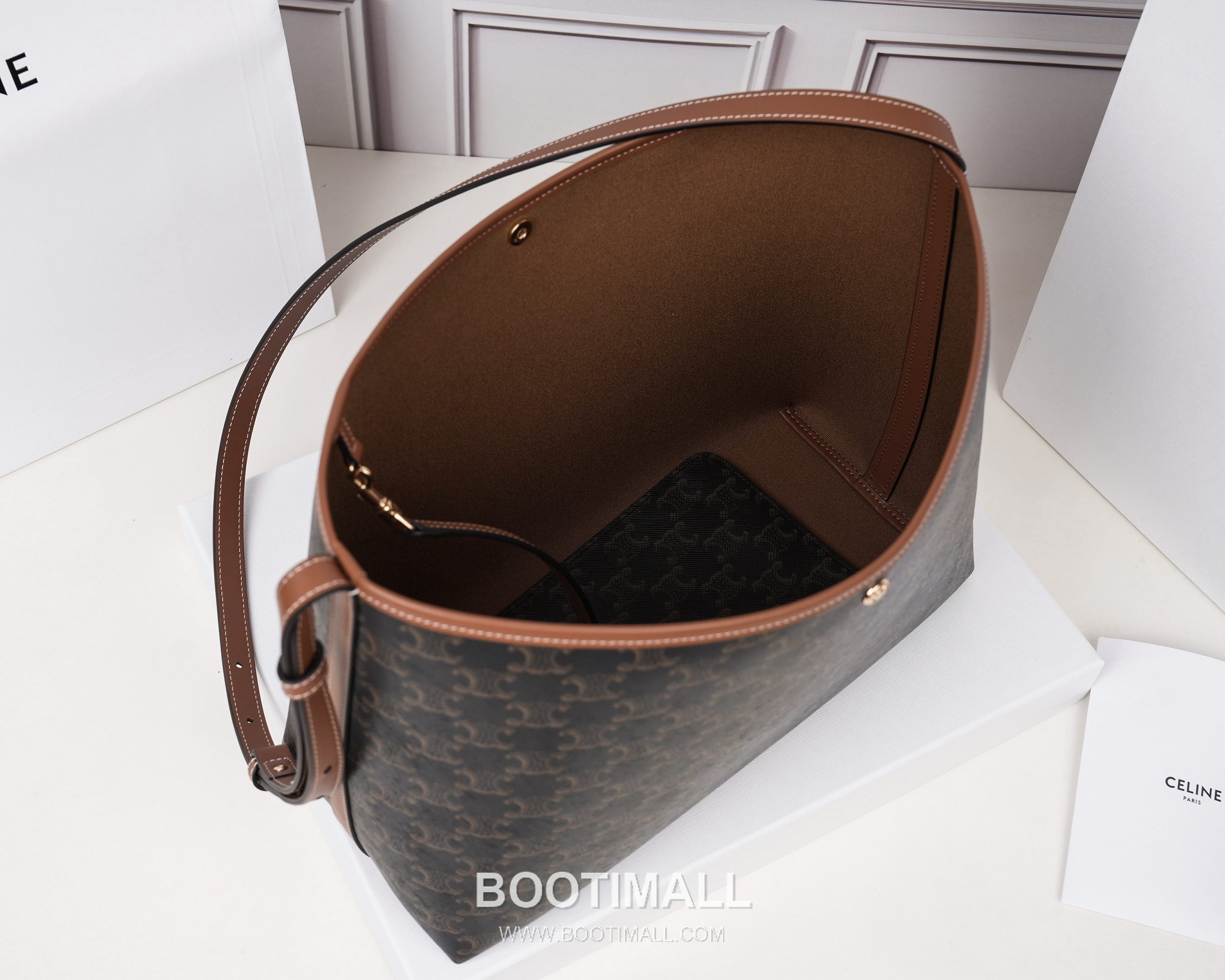 Louis Vuitton Monogram Canvas Cowhide Leather Tote Bag with Structured Body Detail 루이비통 모노그램 캔버스 카우하이드 토트백 스트럭처드바디 123912 32.5cm 14