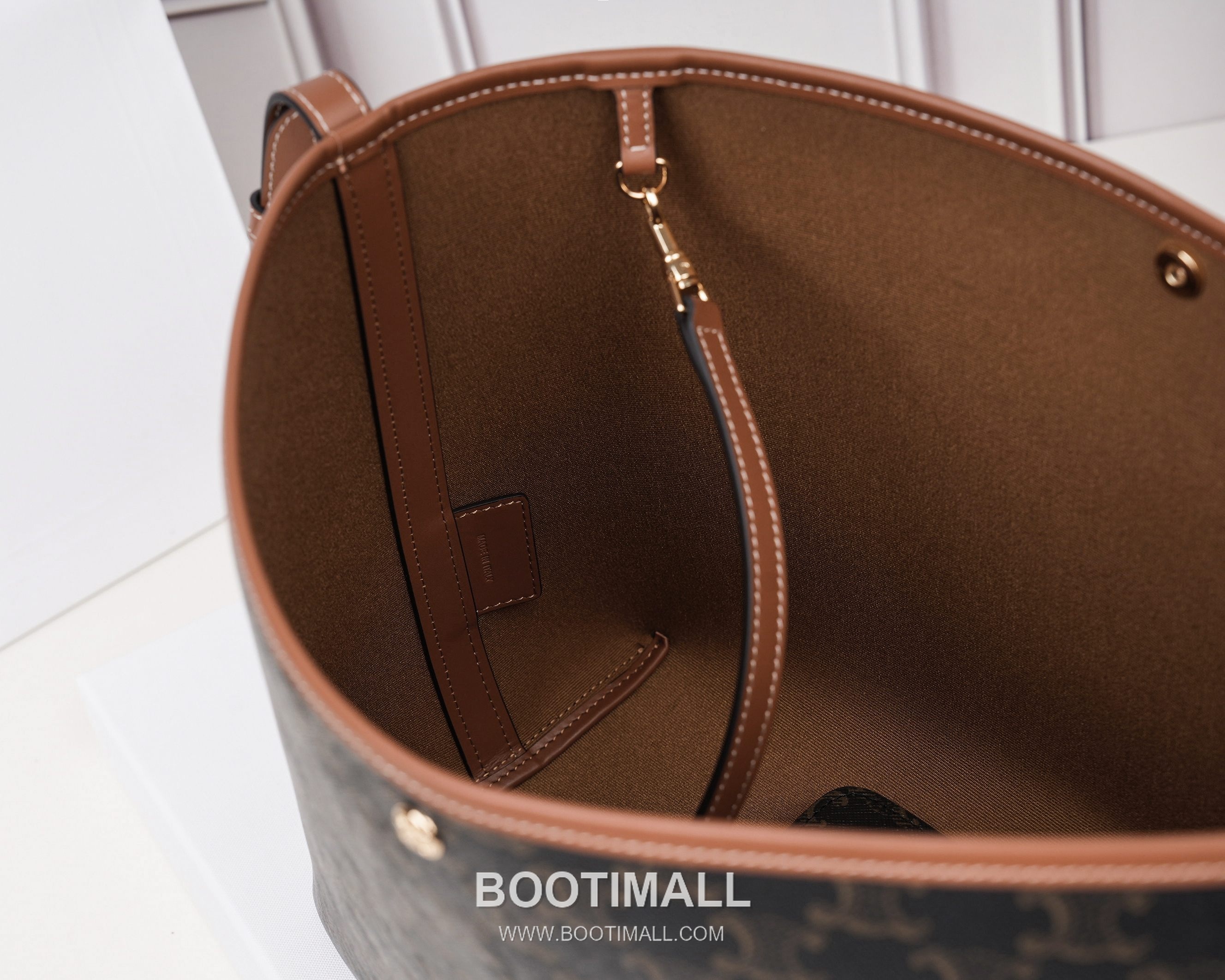 Louis Vuitton Monogram Canvas Cowhide Leather Tote Bag with Structured Body Detail 루이비통 모노그램 캔버스 카우하이드 토트백 스트럭처드바디 123912 32.5cm 16