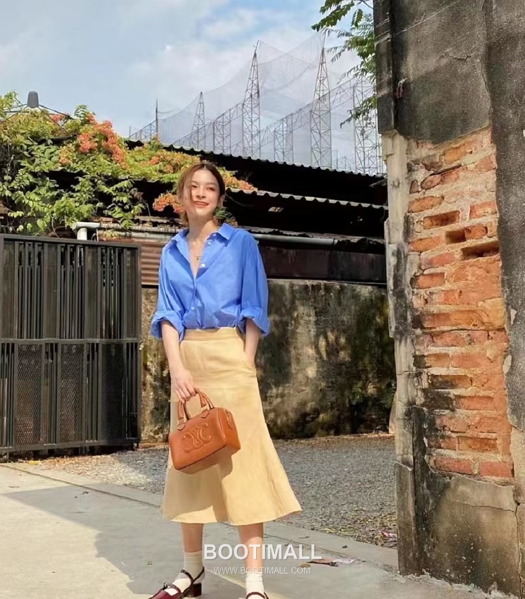 Celine Triomphe Embossed Cowhide Leather Boston Bucket Bag with Top Handle Strap Detail 셀린느 트리옹프 엠보싱 카우하이드 보스턴 버킷백 탑핸들 113773 20cm 6