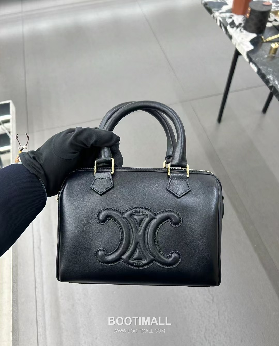 Celine Triomphe Embossed Cowhide Leather Boston Bucket Bag with Top Handle Strap Detail 셀린느 트리옹프 엠보싱 카우하이드 보스턴 버킷백 탑핸들 113773 20cm 3