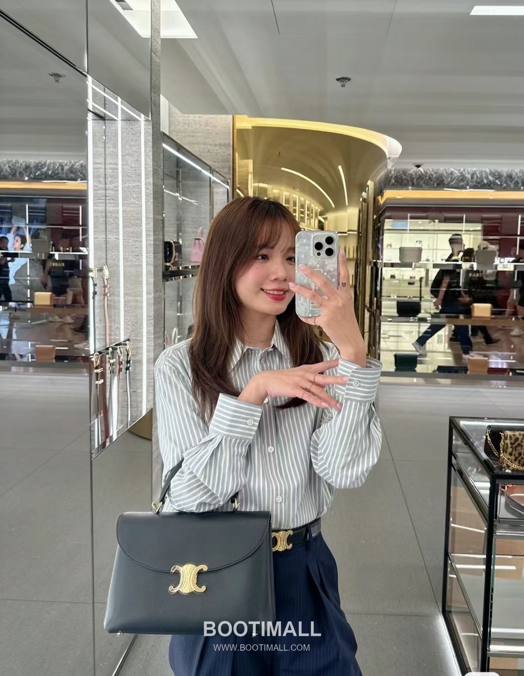 Celine Nino Triomphe Cowhide Leather Top Handle Shoulder Bag with Lock Detail 셀린느 니노 트리옹프 카우하이드 탑핸들 숄더백 락디테일 117523 26cm 1