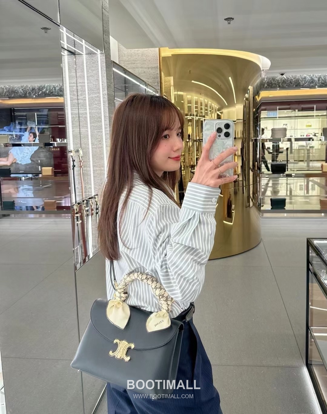 Celine Nino Triomphe Cowhide Leather Top Handle Shoulder Bag with Lock Detail 셀린느 니노 트리옹프 카우하이드 탑핸들 숄더백 락디테일 117523 26cm 3