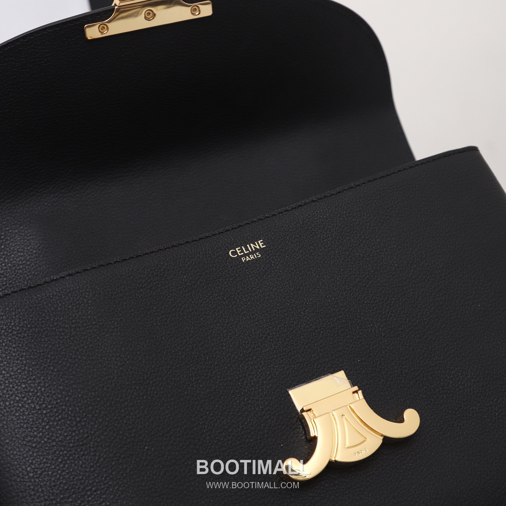 Celine Nino Triomphe Cowhide Leather Top Handle Shoulder Bag with Lock Detail 셀린느 니노 트리옹프 카우하이드 탑핸들 숄더백 락디테일 117523 26cm 11