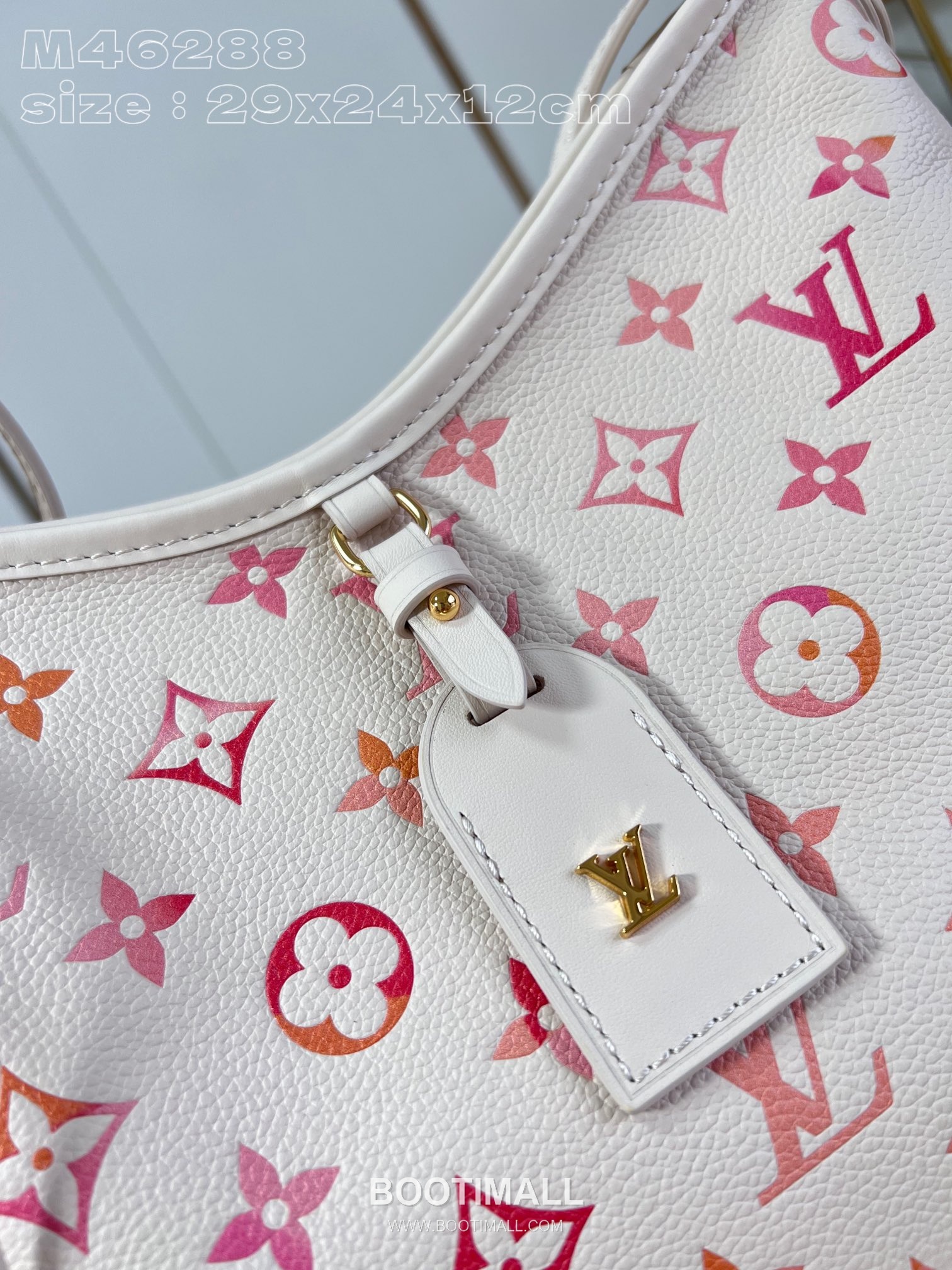 Louis Vuitton CarryAll PM Monogram Empreinte Leather Shoulder Bag with Gradient Detail 루이비통 캐리올 PM 모노그램 앙프렝뜨 숄더백 그라데이션 M24652 29.5cm 3