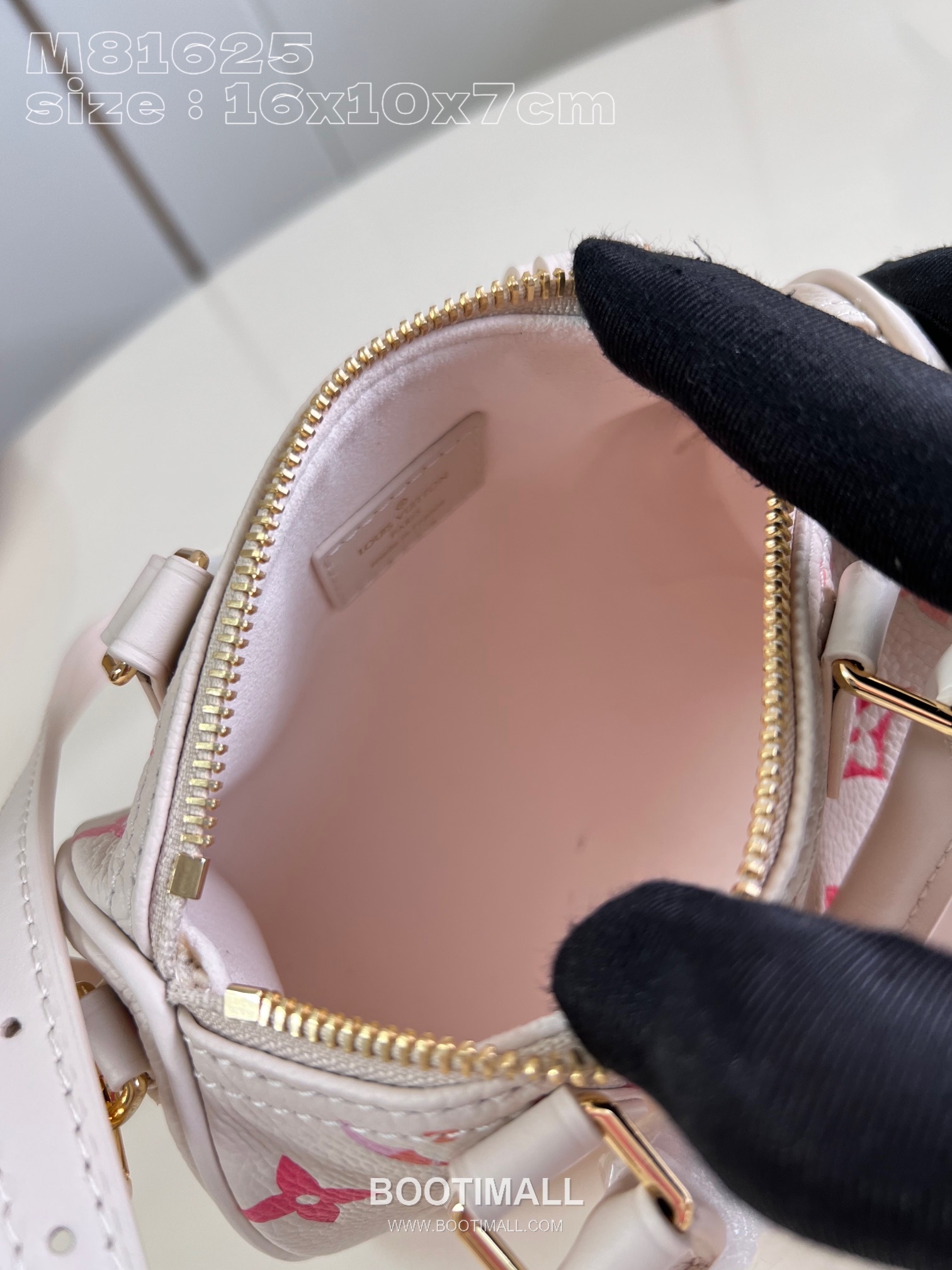 Louis Vuitton Nano Speedy Monogram Empreinte Leather Mini Boston Bag with Gradient Print Detail 루이비통 나노 스피디 모노그램 앙프렝뜨 미니 보스턴백 그라데이션프린트 M83452 16cm 8