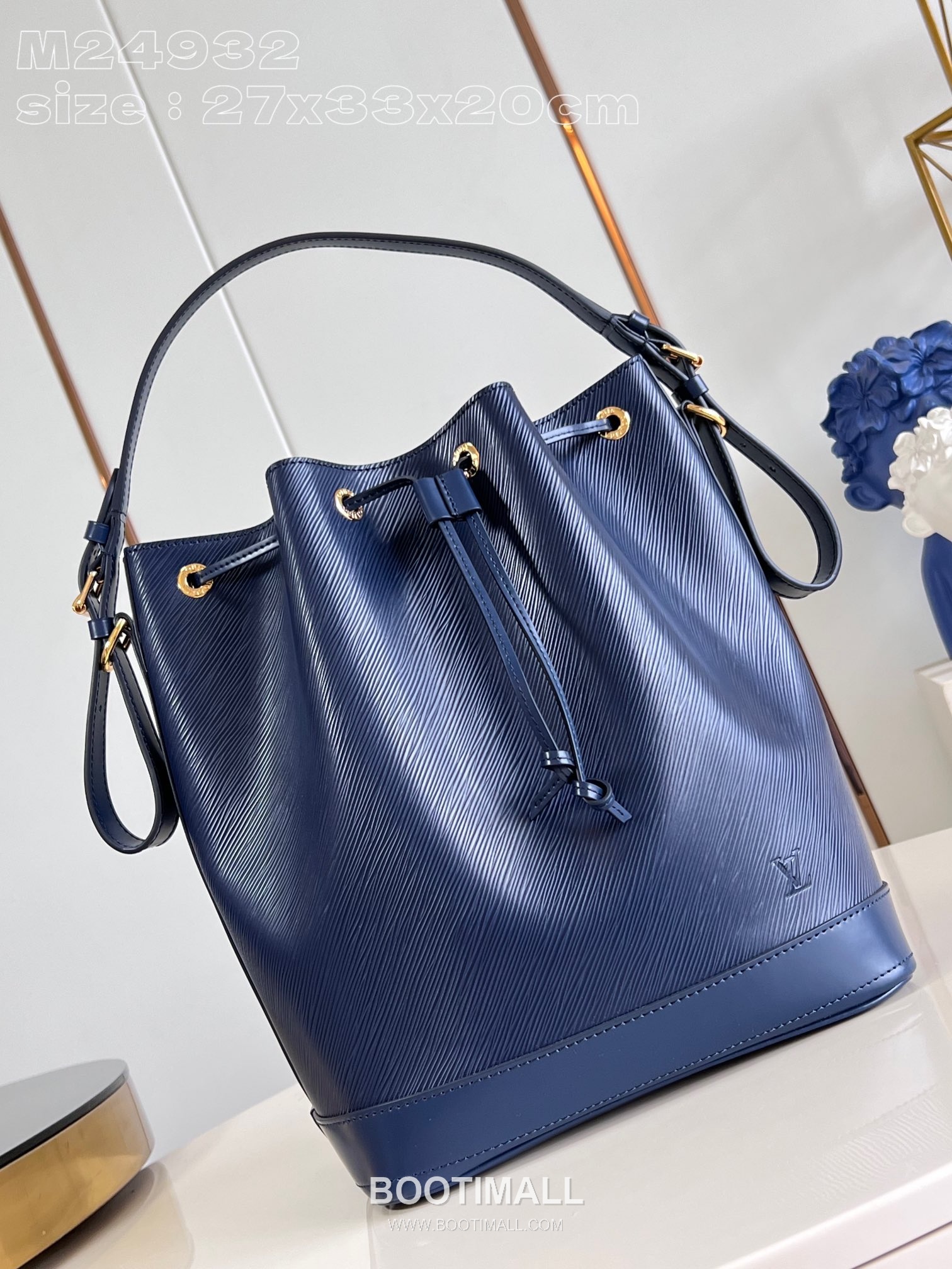 Louis Vuitton Noé MM Epi Calfskin Leather Bucket Bag with Drawstring Detail 루이비통 노에 MM 에피 카프스킨 버킷백 드로스트링 M24932 27cm 1