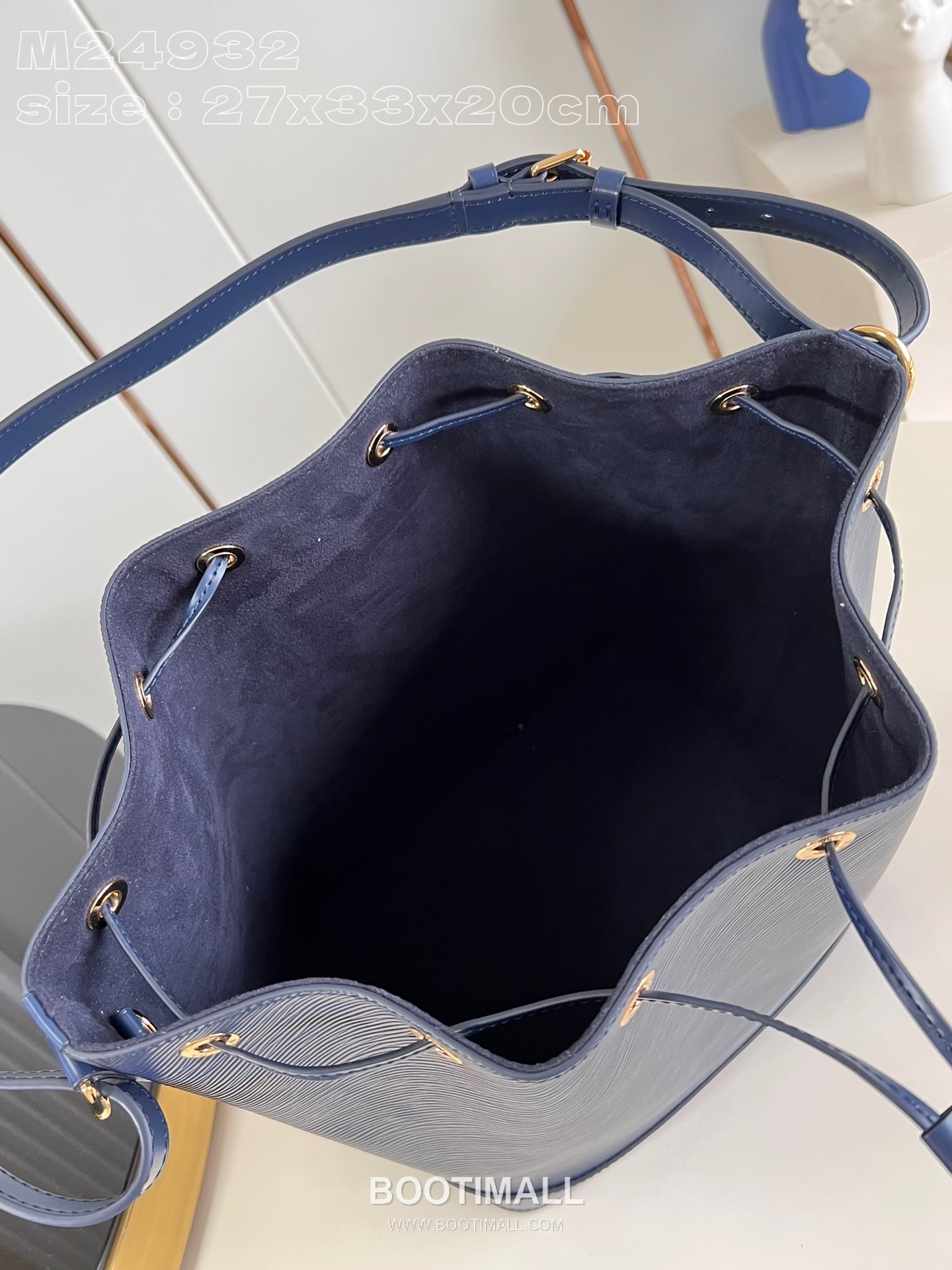 Louis Vuitton Noé MM Epi Calfskin Leather Bucket Bag with Drawstring Detail 루이비통 노에 MM 에피 카프스킨 버킷백 드로스트링 M24932 27cm 9
