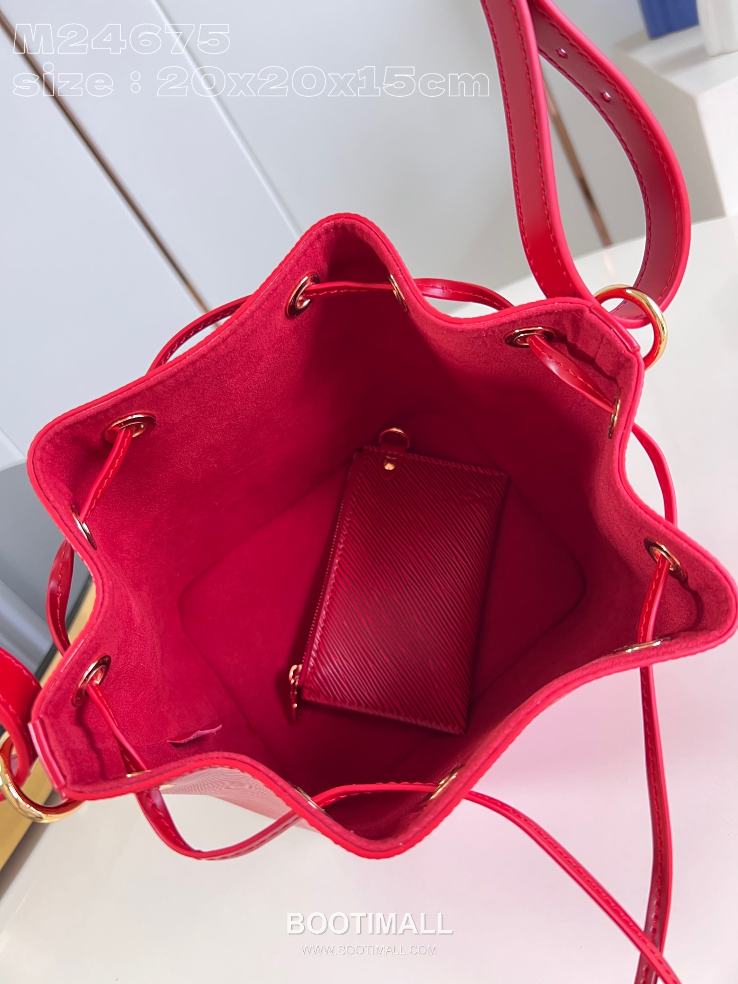 Louis Vuitton Noé BB Epi Calfskin Leather Bucket Bag with Embossed Wave Detail 루이비통 노에 BB 에피 카프스킨 버킷백 웨이브엠보싱 M24675 20cm 9
