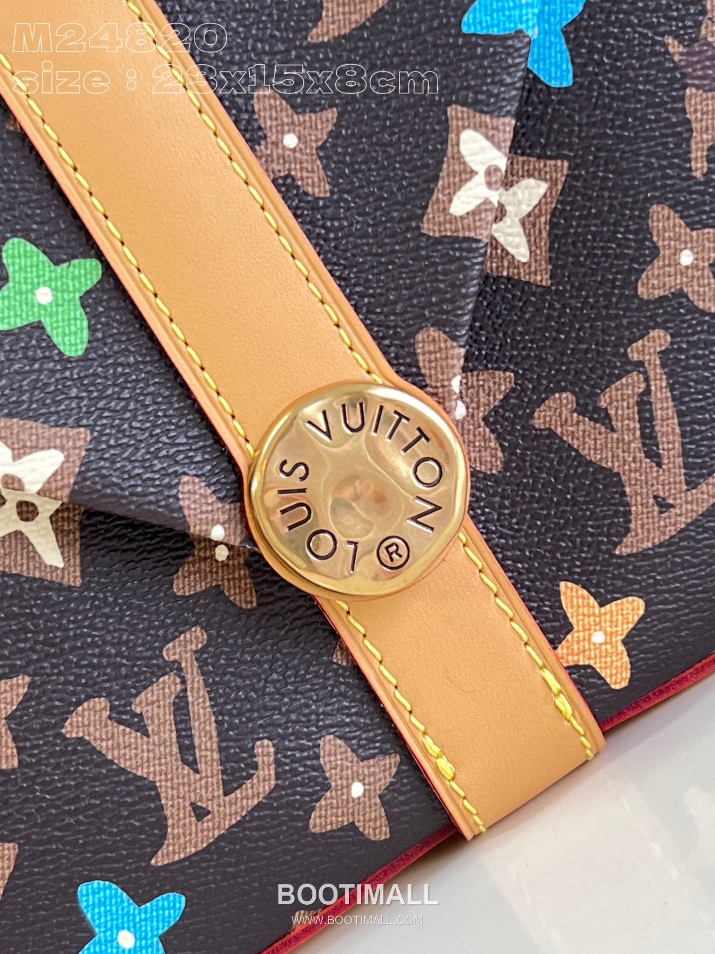 Louis Vuitton Envelope Monogram Canvas Crossbody Messenger Bag with Craggy Print Detail 루이비통 엔벨로프 모노그램 캔버스 크로스바디 메신저백 크래기프린트 M24820 23.5cm 2