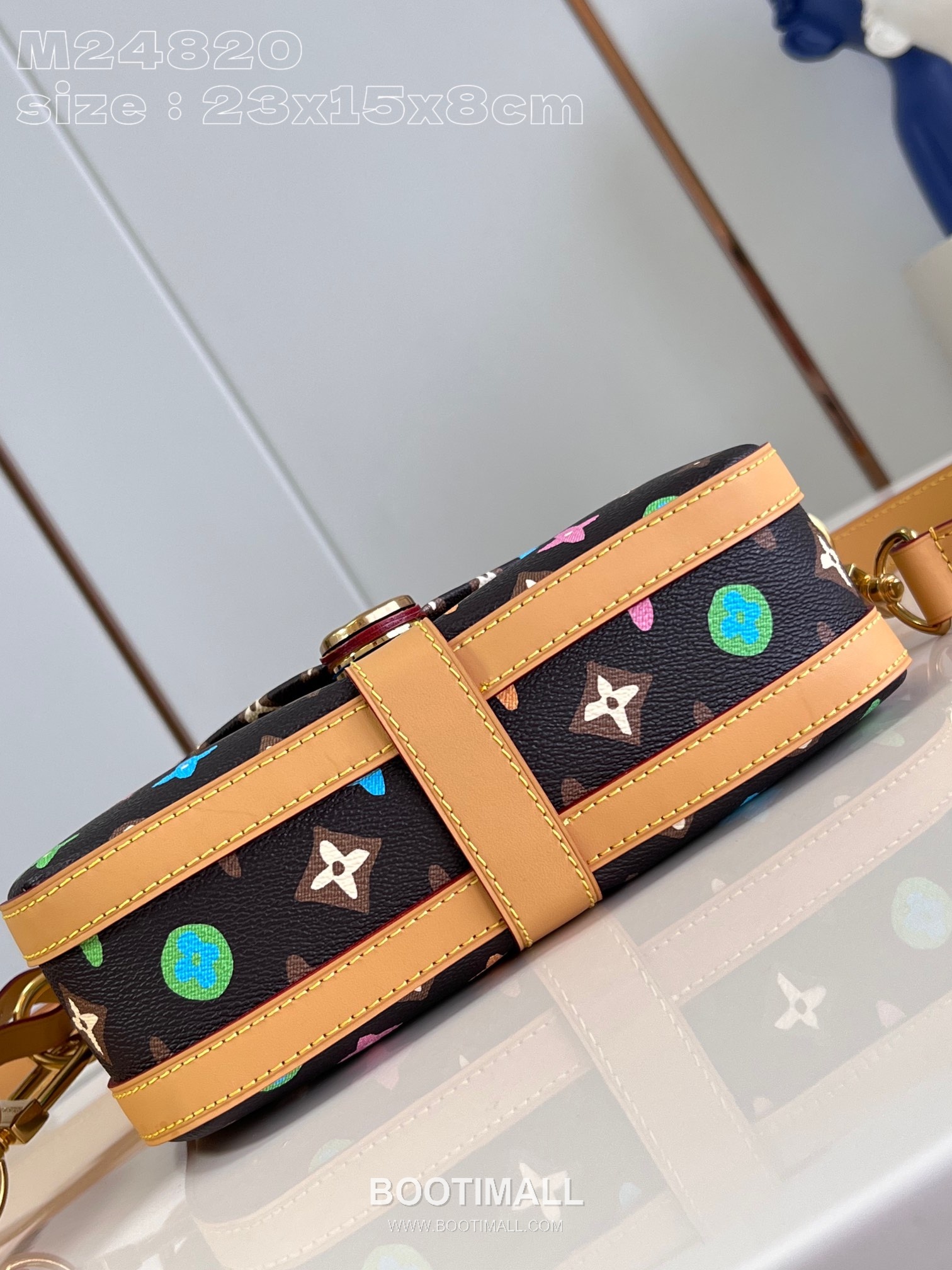 Louis Vuitton Envelope Monogram Canvas Crossbody Messenger Bag with Craggy Print Detail 루이비통 엔벨로프 모노그램 캔버스 크로스바디 메신저백 크래기프린트 M24820 23.5cm 6