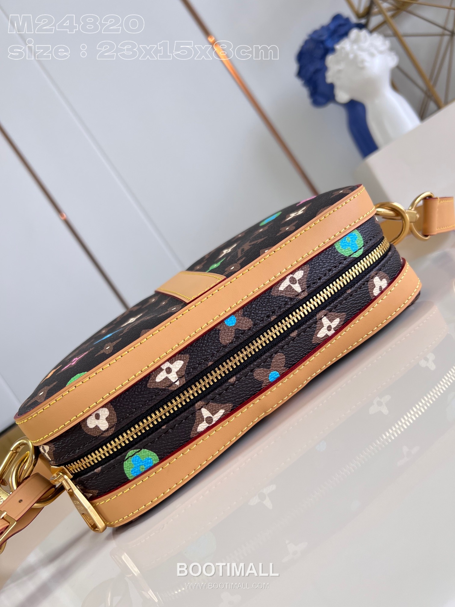 Louis Vuitton Envelope Monogram Canvas Crossbody Messenger Bag with Craggy Print Detail 루이비통 엔벨로프 모노그램 캔버스 크로스바디 메신저백 크래기프린트 M24820 23.5cm 7
