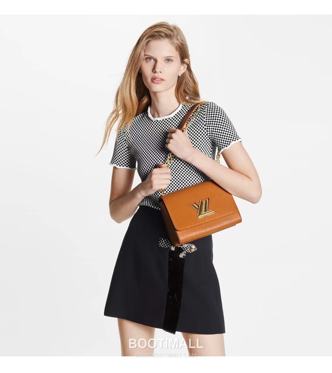 Louis Vuitton Twist MM Epi Calfskin Leather Chain Shoulder Bag with Twist Lock Detail 루이비통 트위스트 MM 에피 카프스킨 체인 숄더백 트위스트락 M50280 23cm 2