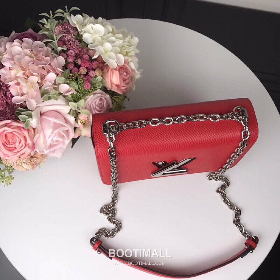 Louis Vuitton Twist MM Epi Calfskin Leather Chain Shoulder Bag with Twist Lock Detail 루이비통 트위스트 MM 에피 카프스킨 체인 숄더백 트위스트락 M50280 23cm 4