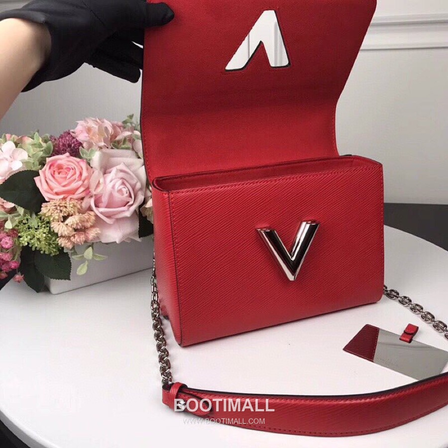 Louis Vuitton Twist MM Epi Calfskin Leather Chain Shoulder Bag with Twist Lock Detail 루이비통 트위스트 MM 에피 카프스킨 체인 숄더백 트위스트락 M50280 23cm 7