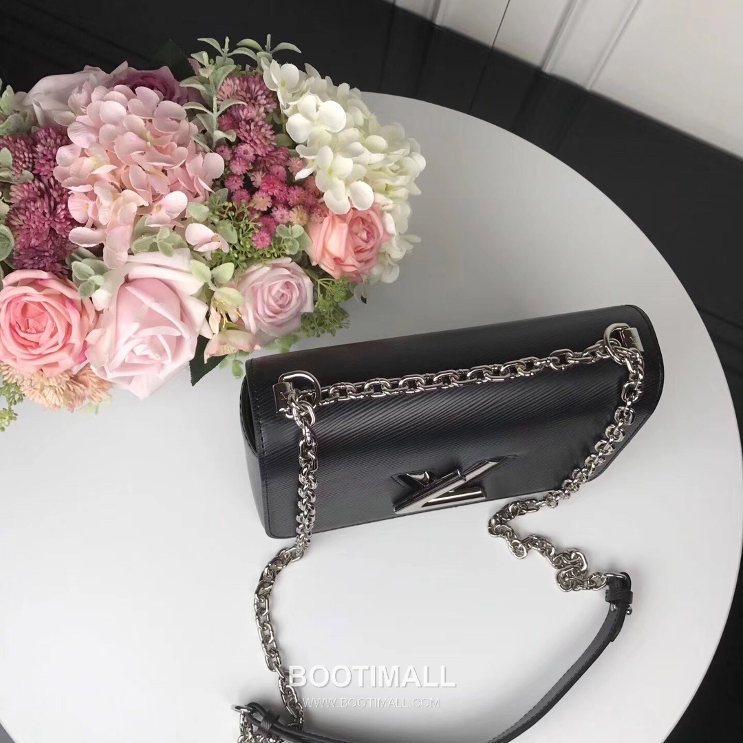Louis Vuitton Twist MM Epi Calfskin Leather Chain Shoulder Bag with Twist Lock Detail 루이비통 트위스트 MM 에피 카프스킨 체인 숄더백 트위스트락 M50280 23cm 4