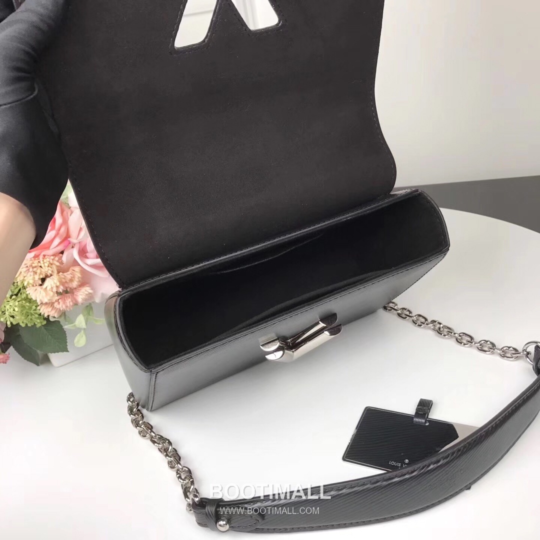 Louis Vuitton Twist MM Epi Calfskin Leather Chain Shoulder Bag with Twist Lock Detail 루이비통 트위스트 MM 에피 카프스킨 체인 숄더백 트위스트락 M50280 23cm 8