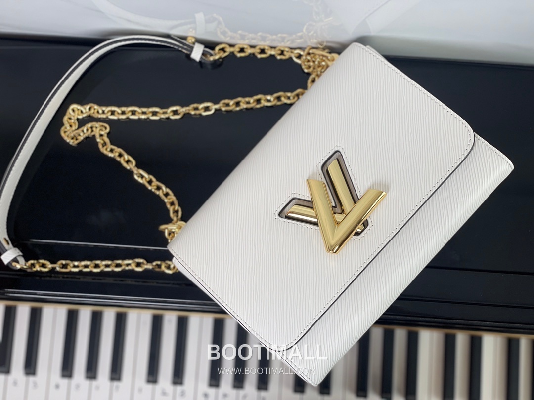Louis Vuitton Twist MM Epi Calfskin Leather Chain Shoulder Bag with Twist Lock Detail 루이비통 트위스트 MM 에피 카프스킨 체인 숄더백 트위스트락 M50280 23cm 9