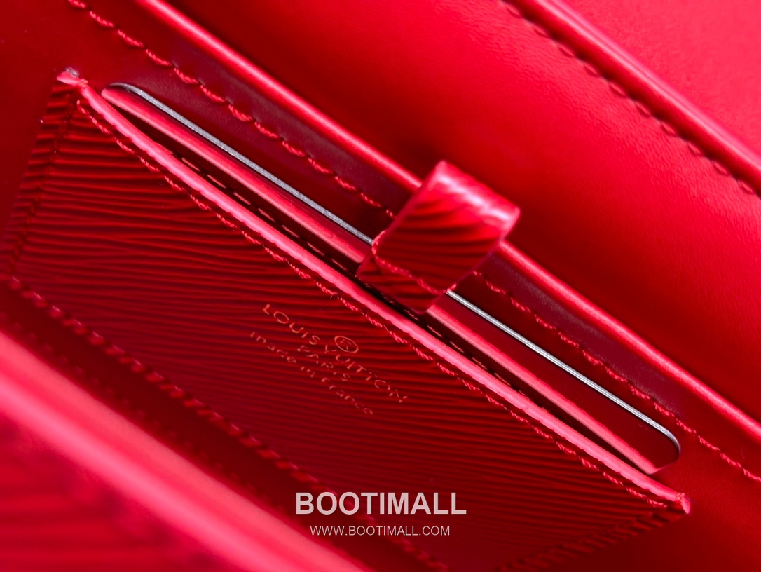 Louis Vuitton Twist MM Epi Calfskin Leather Chain Shoulder Bag with LV Twist Lock Detail 루이비통 트위스트 MM 에피 카프스킨 체인 숄더백 LV트위스트락 M25229 23cm 12