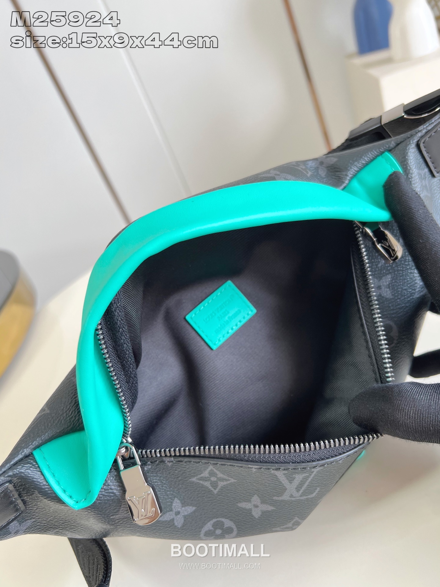 Louis Vuitton Discovery Monogram Eclipse Canvas Belt Bag with Dual Zip Pocket Detail 루이비통 디스커버리 모노그램 이클립스 벨트백 더블지퍼포켓 M25924 44cm 8