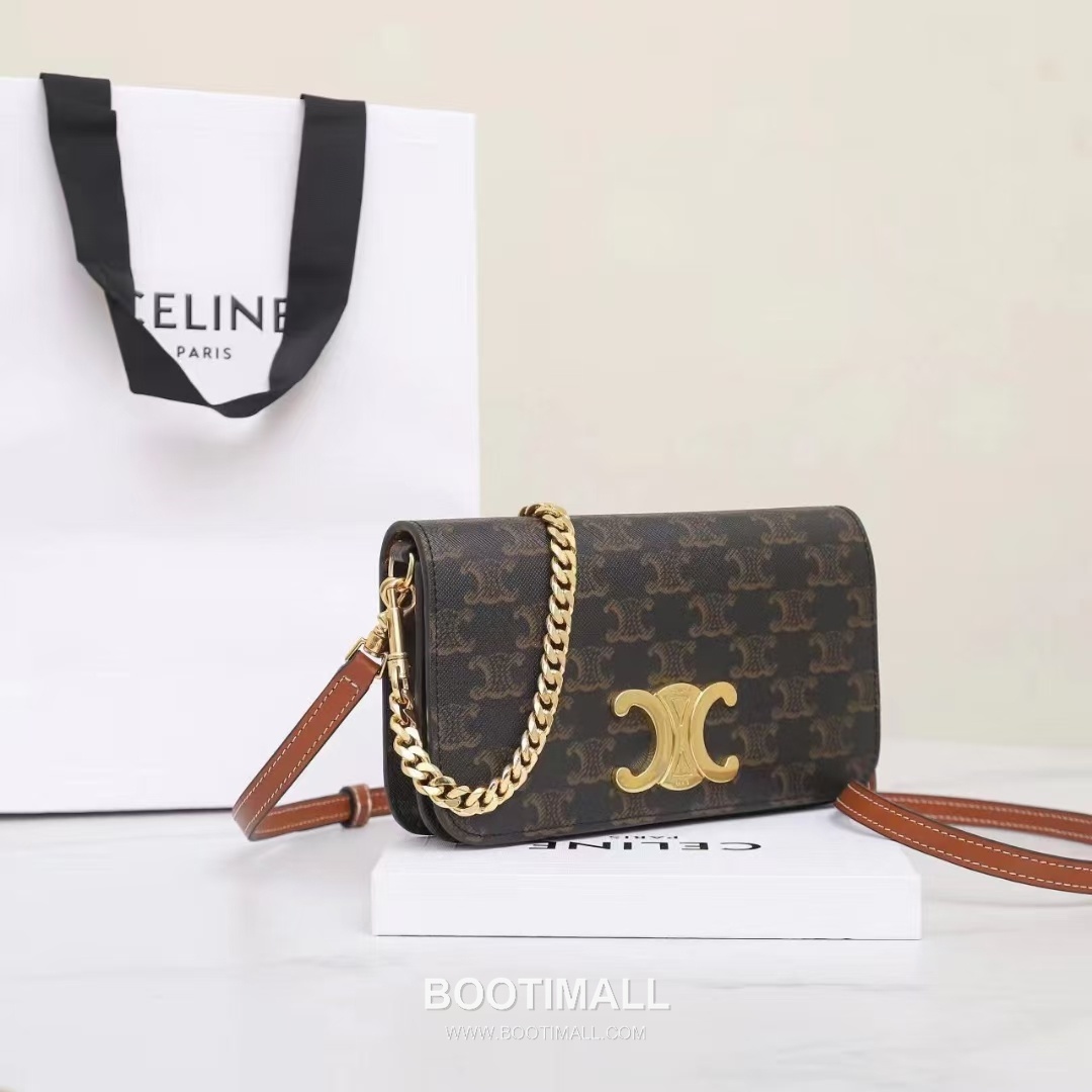 Celine Triomphe Canvas Cowhide Leather Crossbody Shoulder Bag with Dual Strap Detail 셀린느 트리옹프 캔버스 카우하이드 크로스바디 숄더백 듀얼스트랩 10L972 20.5cm 2
