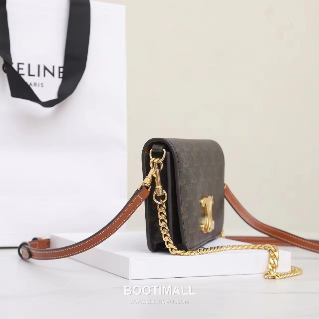 Celine Triomphe Canvas Cowhide Leather Crossbody Shoulder Bag with Dual Strap Detail 셀린느 트리옹프 캔버스 카우하이드 크로스바디 숄더백 듀얼스트랩 10L972 20.5cm 3