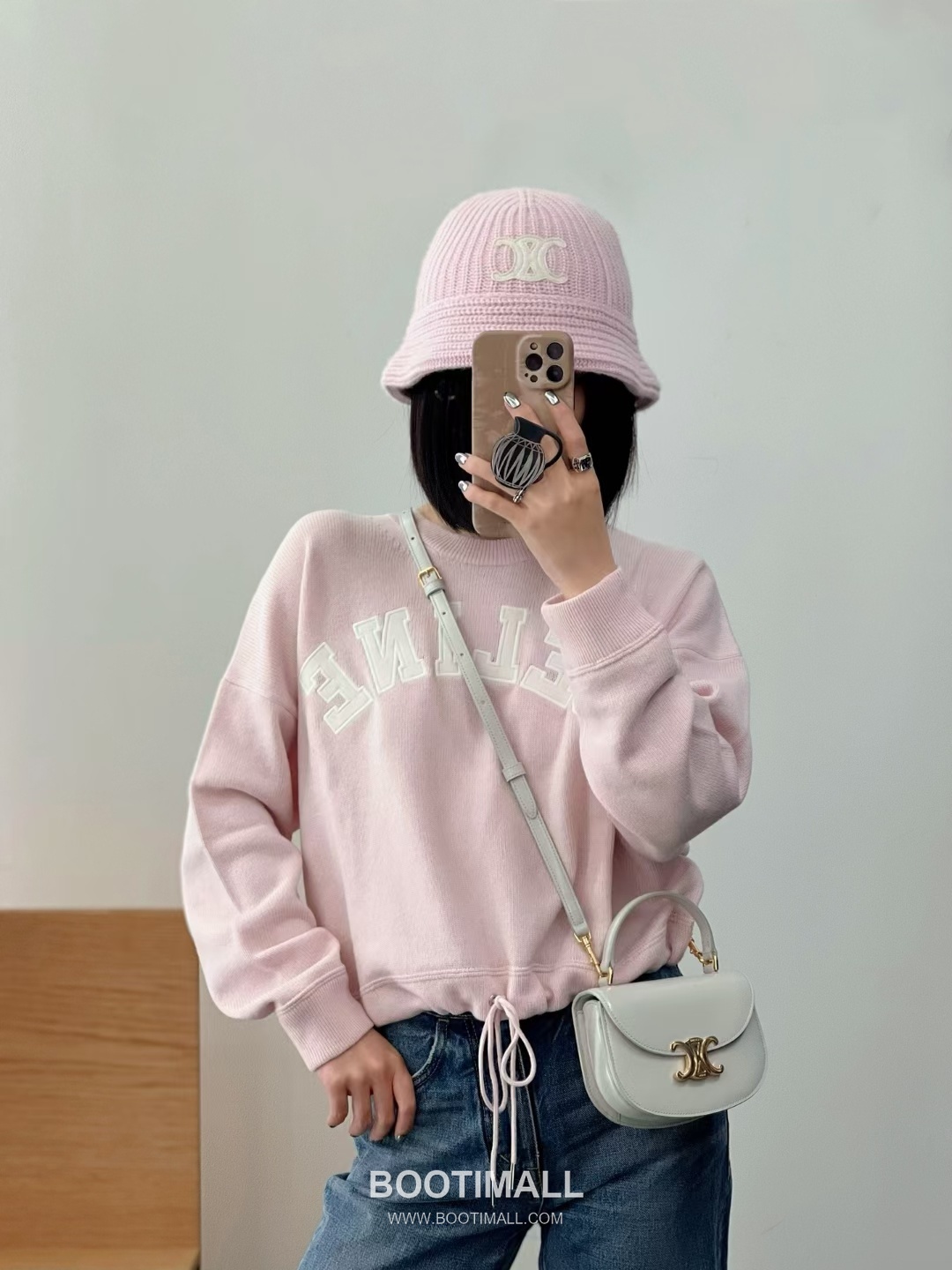 Celine Besace Triomphe Cowhide Leather Saddle Crossbody Bag with Triomphe Lock Detail 셀린느 베사체 트리옹프 카우하이드 새들 크로스백 트리옹프락 10L063 15.5cm 4