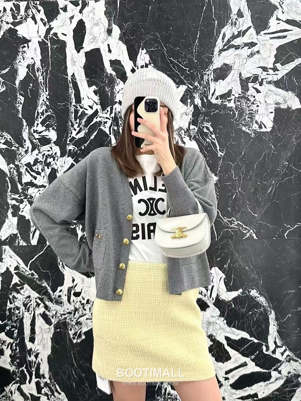 Celine Besace Triomphe Cowhide Leather Saddle Crossbody Bag with Triomphe Lock Detail 셀린느 베사체 트리옹프 카우하이드 새들 크로스백 트리옹프락 10L063 15.5cm 5