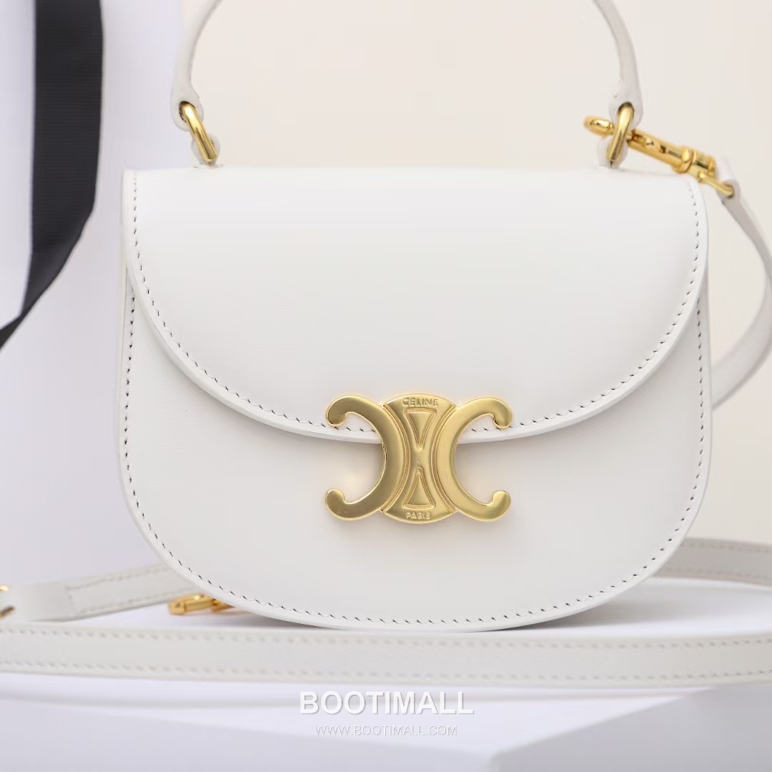 Celine Besace Triomphe Cowhide Leather Saddle Crossbody Bag with Triomphe Lock Detail 셀린느 베사체 트리옹프 카우하이드 새들 크로스백 트리옹프락 10L063 15.5cm 14