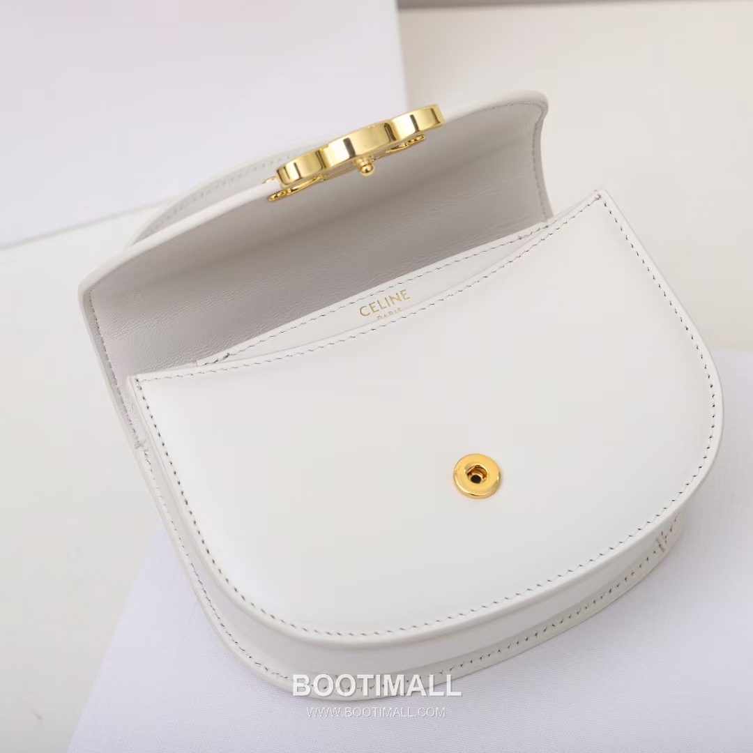Celine Besace Triomphe Cowhide Leather Saddle Crossbody Bag with Triomphe Lock Detail 셀린느 베사체 트리옹프 카우하이드 새들 크로스백 트리옹프락 10L063 15.5cm 16