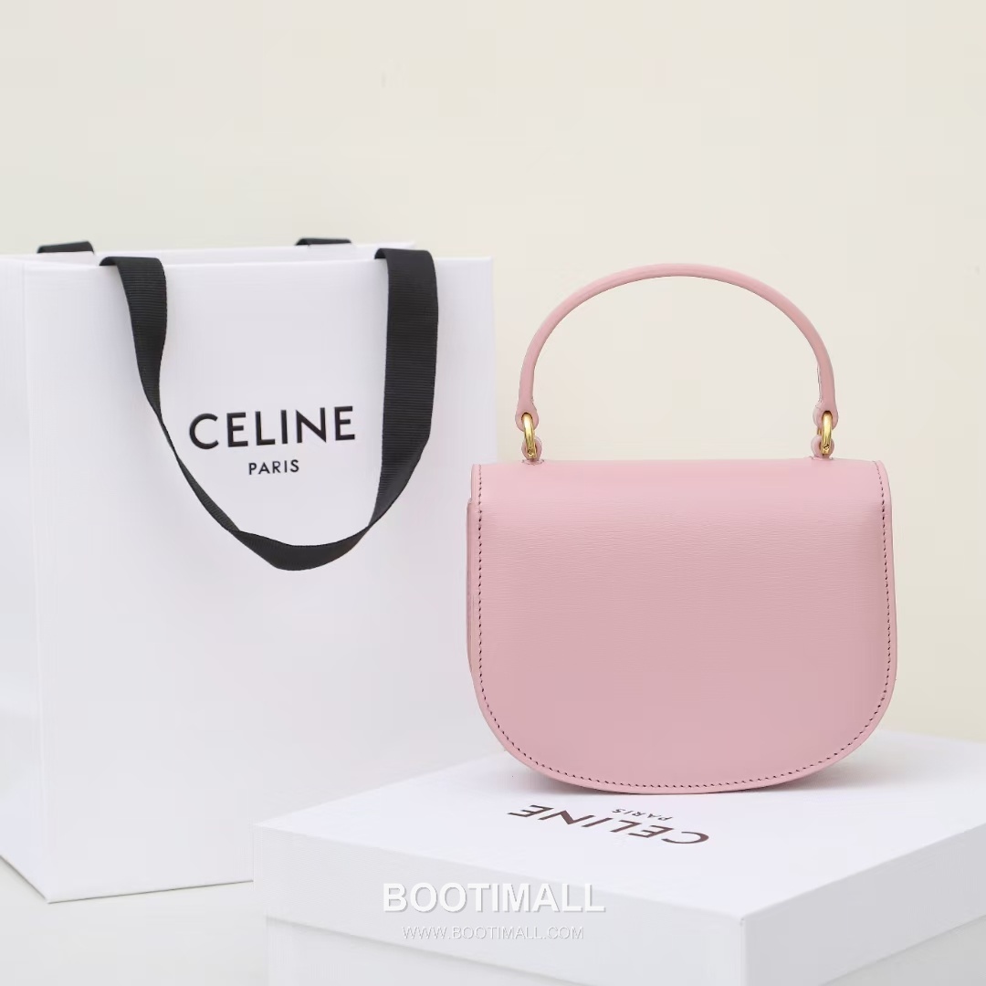 Celine Besace Triomphe Cowhide Leather Saddle Crossbody Bag with Triomphe Lock Detail 셀린느 베사체 트리옹프 카우하이드 새들 크로스백 트리옹프락 10L063 15.5cm 4