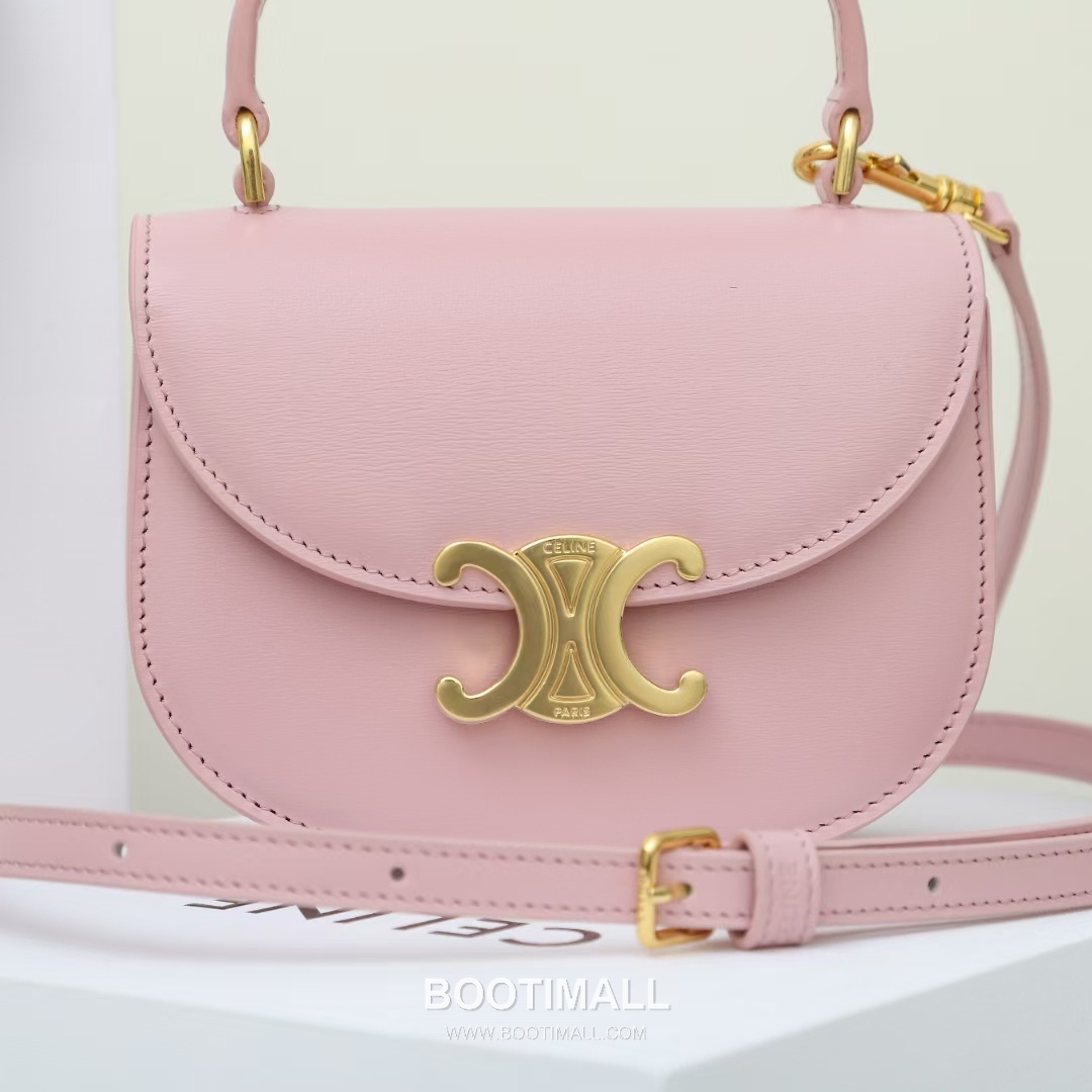 Celine Besace Triomphe Cowhide Leather Saddle Crossbody Bag with Triomphe Lock Detail 셀린느 베사체 트리옹프 카우하이드 새들 크로스백 트리옹프락 10L063 15.5cm 5