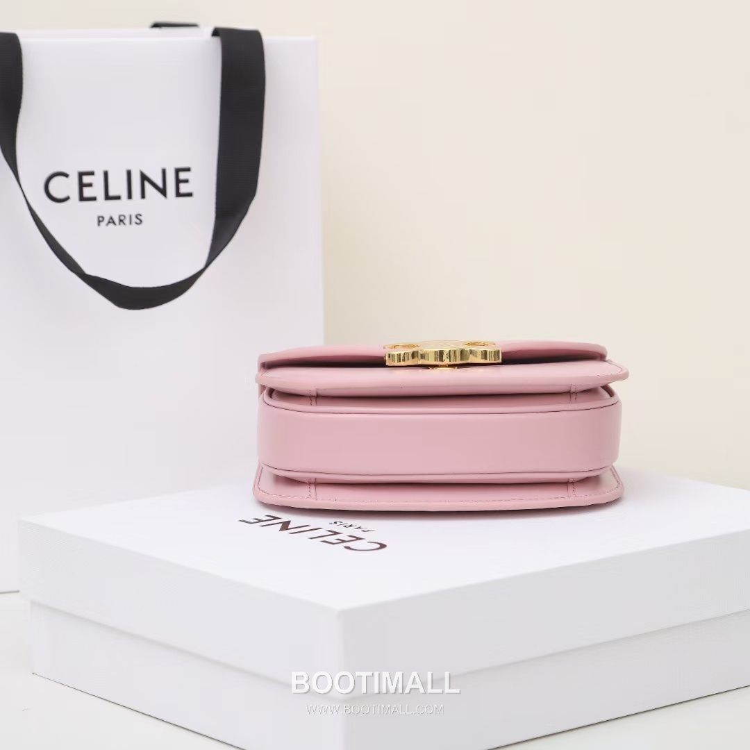 Celine Besace Triomphe Cowhide Leather Saddle Crossbody Bag with Triomphe Lock Detail 셀린느 베사체 트리옹프 카우하이드 새들 크로스백 트리옹프락 10L063 15.5cm 6