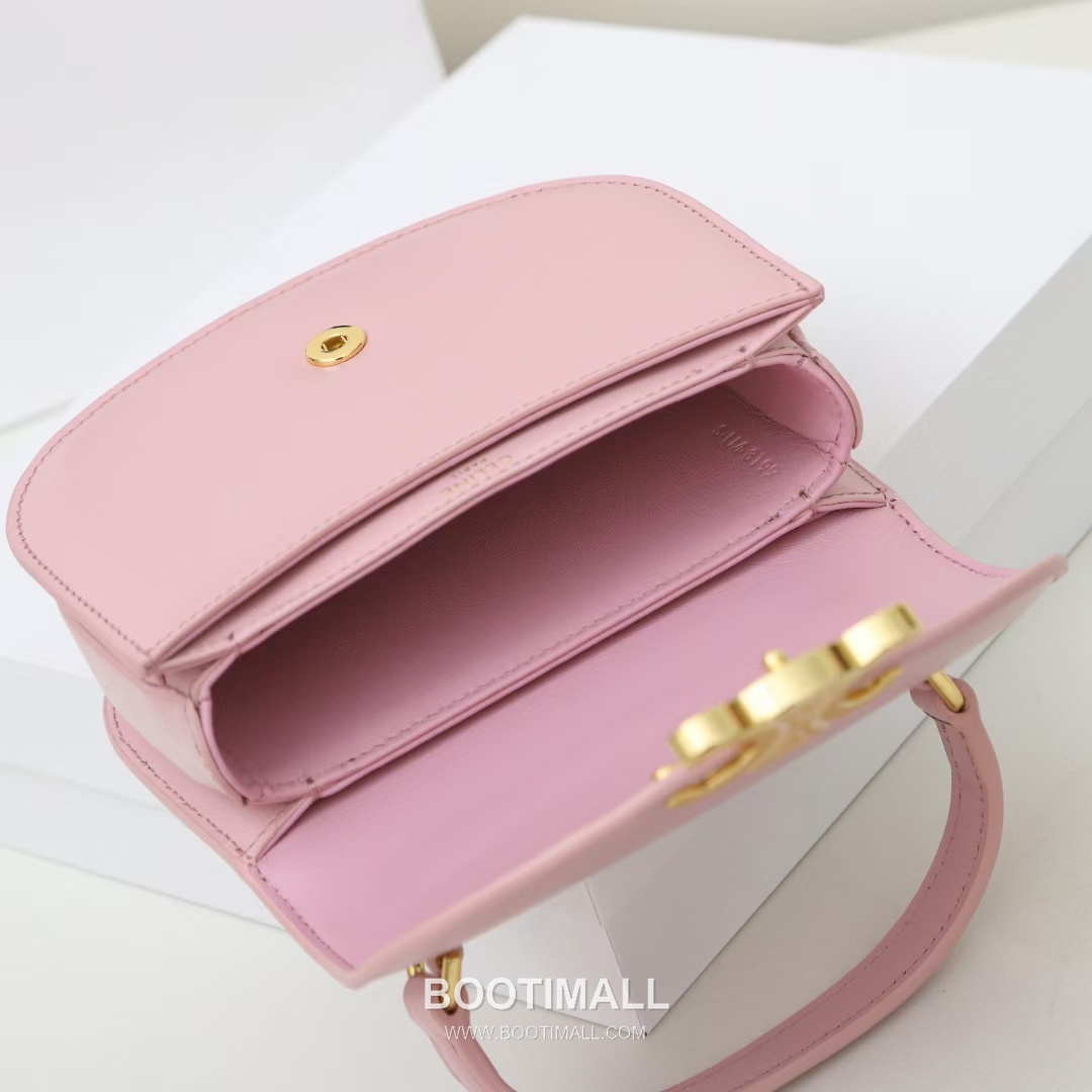 Celine Besace Triomphe Cowhide Leather Saddle Crossbody Bag with Triomphe Lock Detail 셀린느 베사체 트리옹프 카우하이드 새들 크로스백 트리옹프락 10L063 15.5cm 8