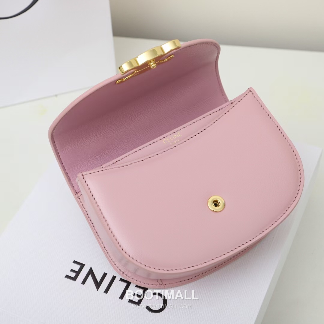 Celine Besace Triomphe Cowhide Leather Saddle Crossbody Bag with Triomphe Lock Detail 셀린느 베사체 트리옹프 카우하이드 새들 크로스백 트리옹프락 10L063 15.5cm 9
