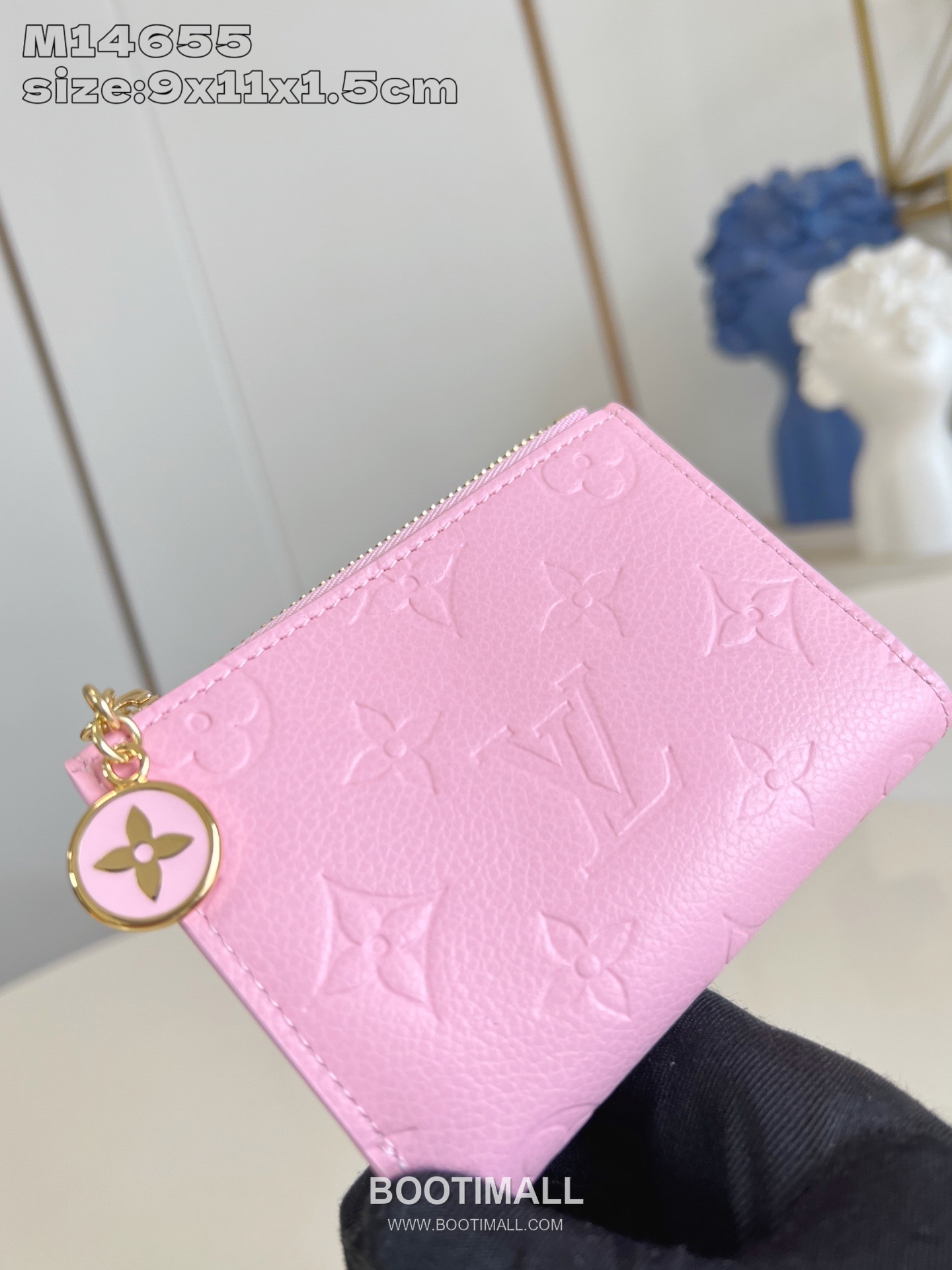 Louis Vuitton Lisa Monogram Empreinte Leather Wallet with Zip Charm Detail 루이비통 리사 모노그램 앙프렝뜨 반지갑 지퍼참 M14655 9cm 2
