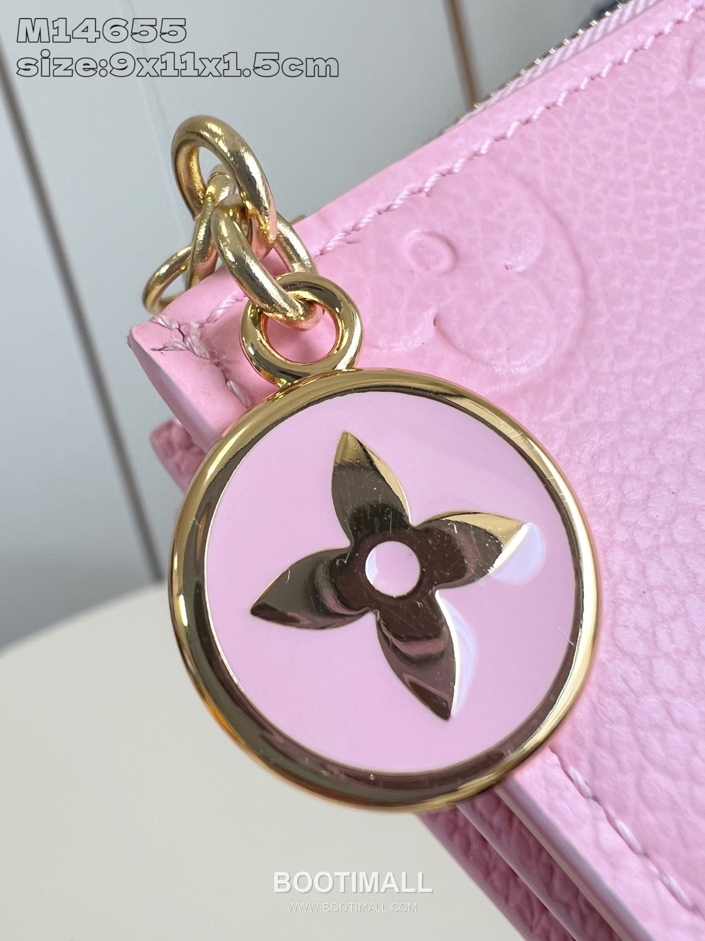 Louis Vuitton Lisa Monogram Empreinte Leather Wallet with Zip Charm Detail 루이비통 리사 모노그램 앙프렝뜨 반지갑 지퍼참 M14655 9cm 3