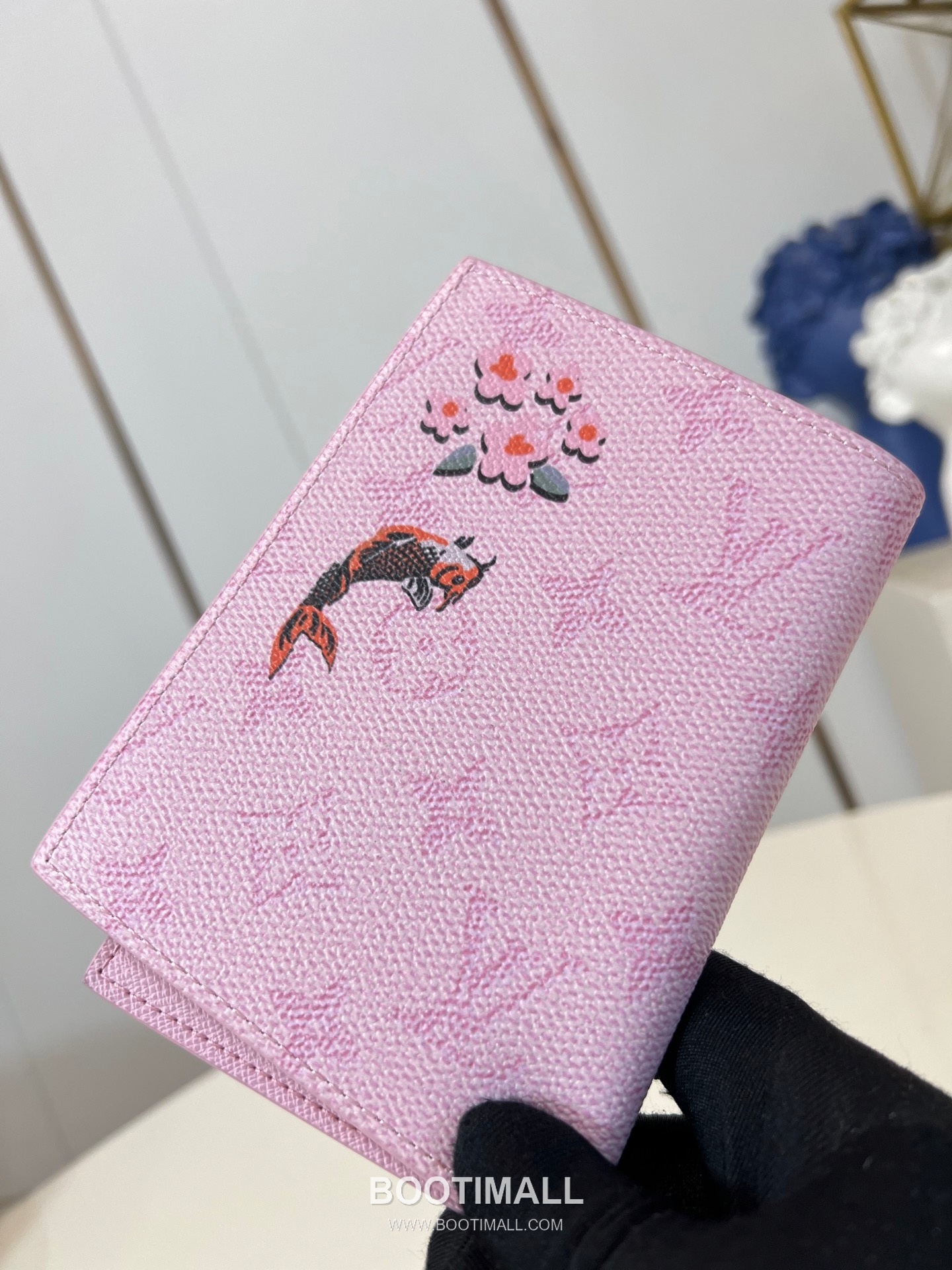 Louis Vuitton Monogram Canvas Passport Cover Wallet with Printed Detail 루이비통 모노그램 캔버스 여권지갑 프린트 M25967 10cm 4