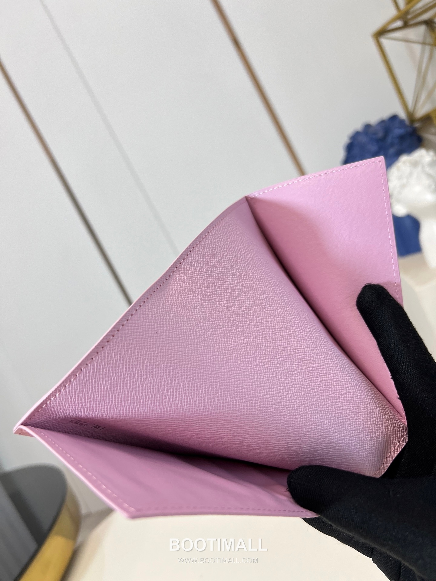 Louis Vuitton Monogram Canvas Passport Cover Wallet with Printed Detail 루이비통 모노그램 캔버스 여권지갑 프린트 M25967 10cm 8