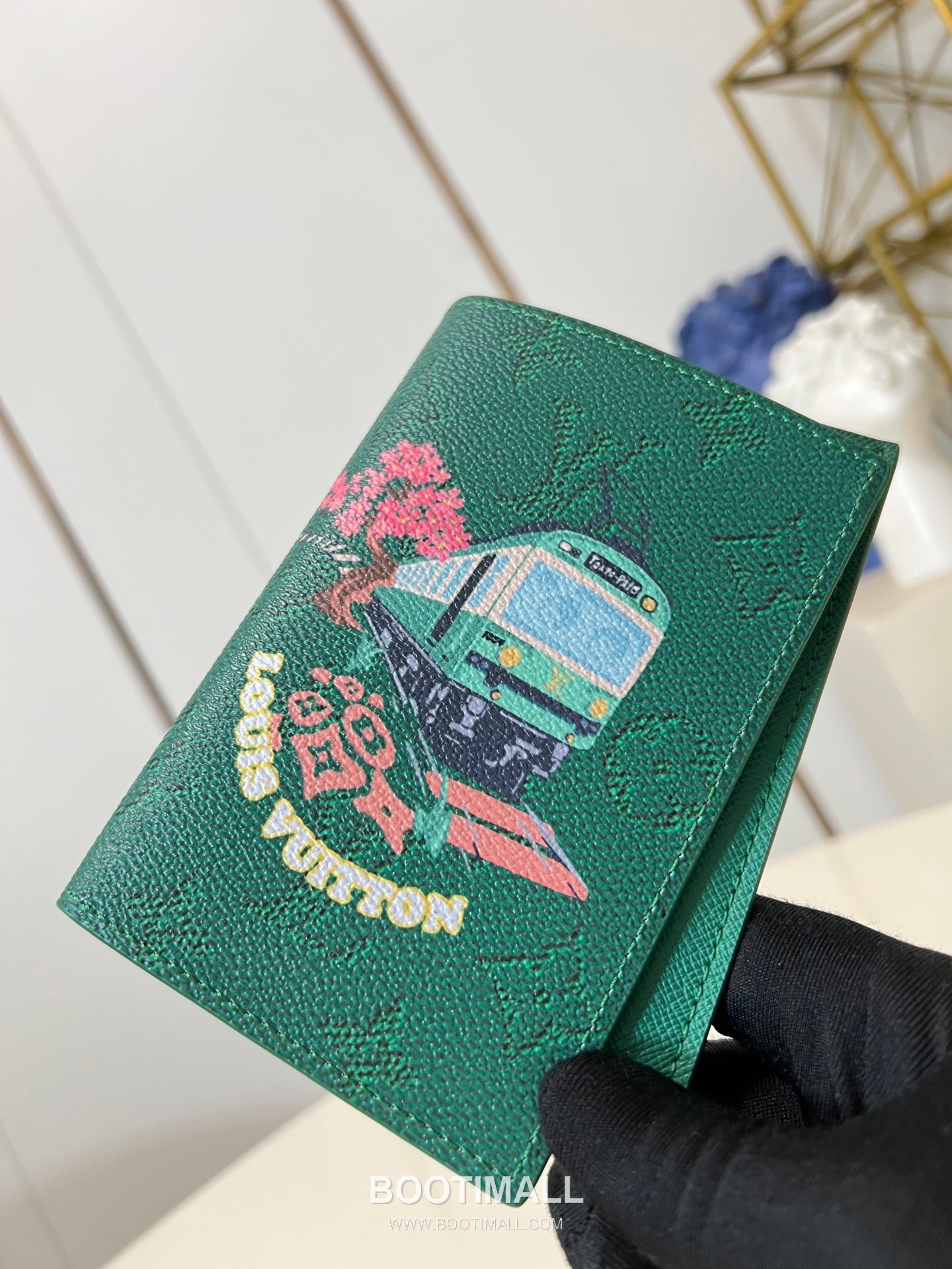 Louis Vuitton Monogram Canvas Passport Cover Wallet with Printed Detail 루이비통 모노그램 캔버스 여권지갑 프린트 M25967 10cm 2