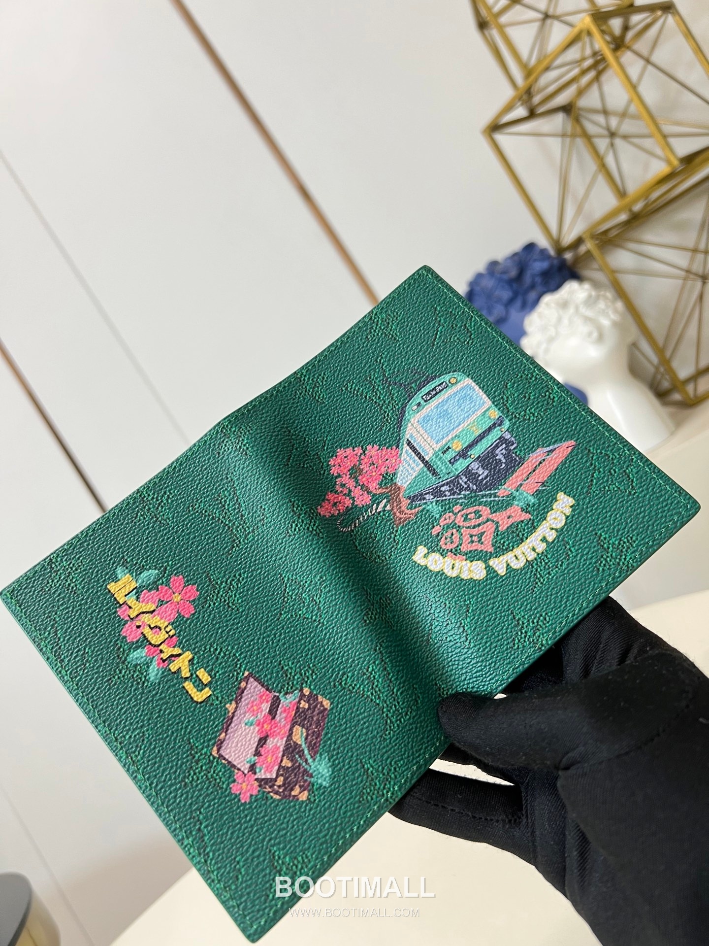 Louis Vuitton Monogram Canvas Passport Cover Wallet with Printed Detail 루이비통 모노그램 캔버스 여권지갑 프린트 M25967 10cm 4