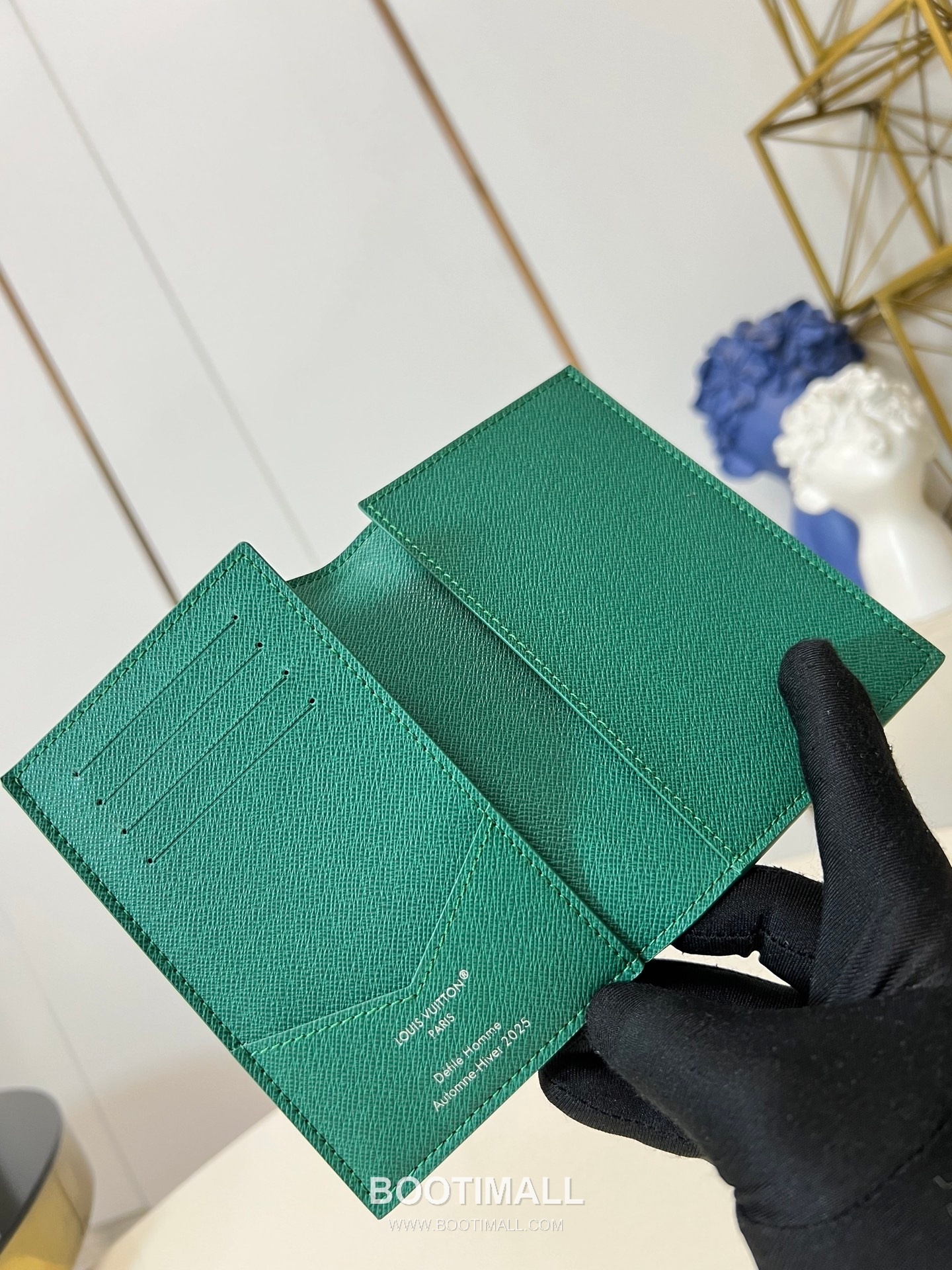 Louis Vuitton Monogram Canvas Passport Cover Wallet with Printed Detail 루이비통 모노그램 캔버스 여권지갑 프린트 M25967 10cm 5