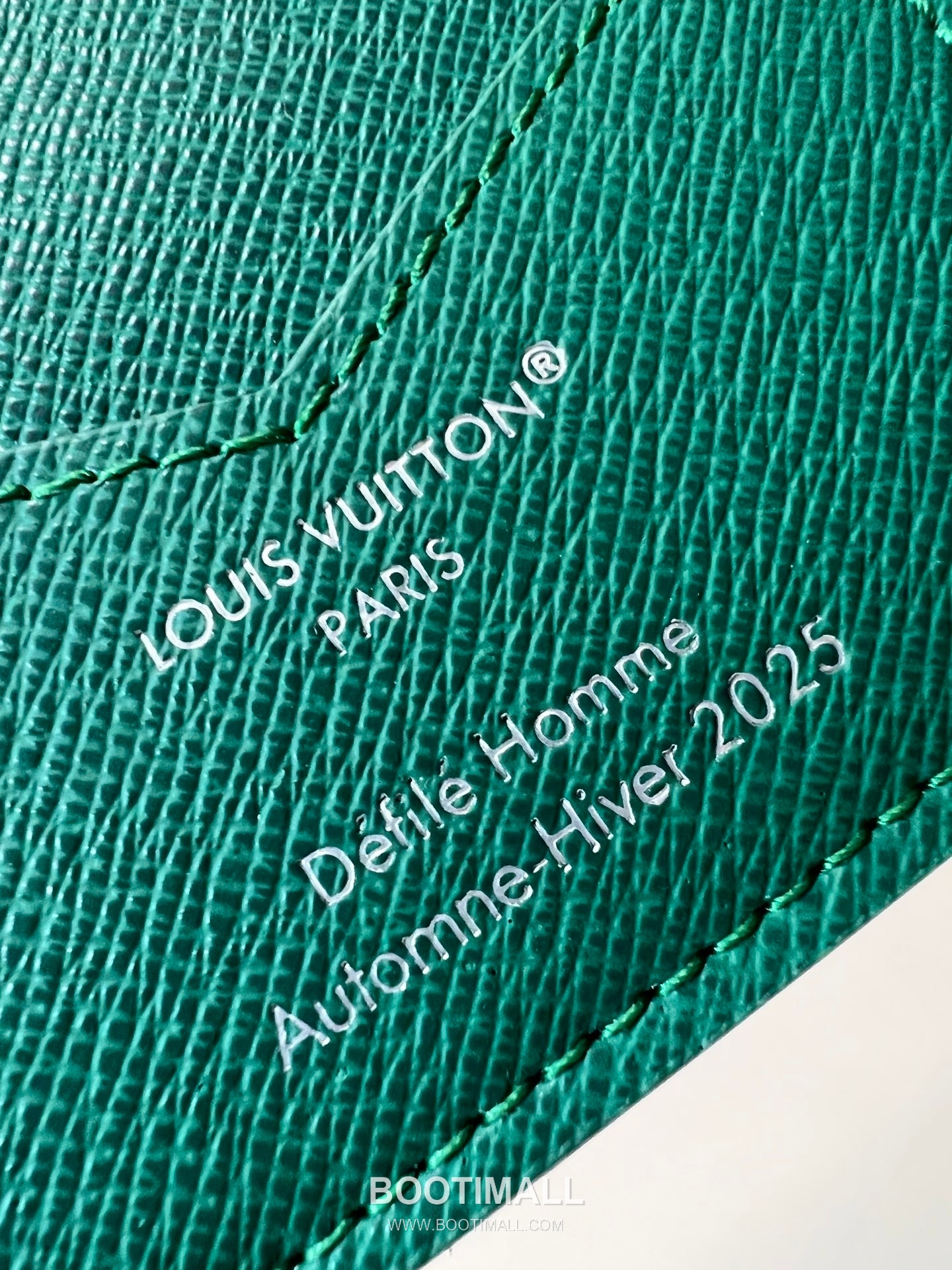 Louis Vuitton Monogram Canvas Passport Cover Wallet with Printed Detail 루이비통 모노그램 캔버스 여권지갑 프린트 M25967 10cm 6