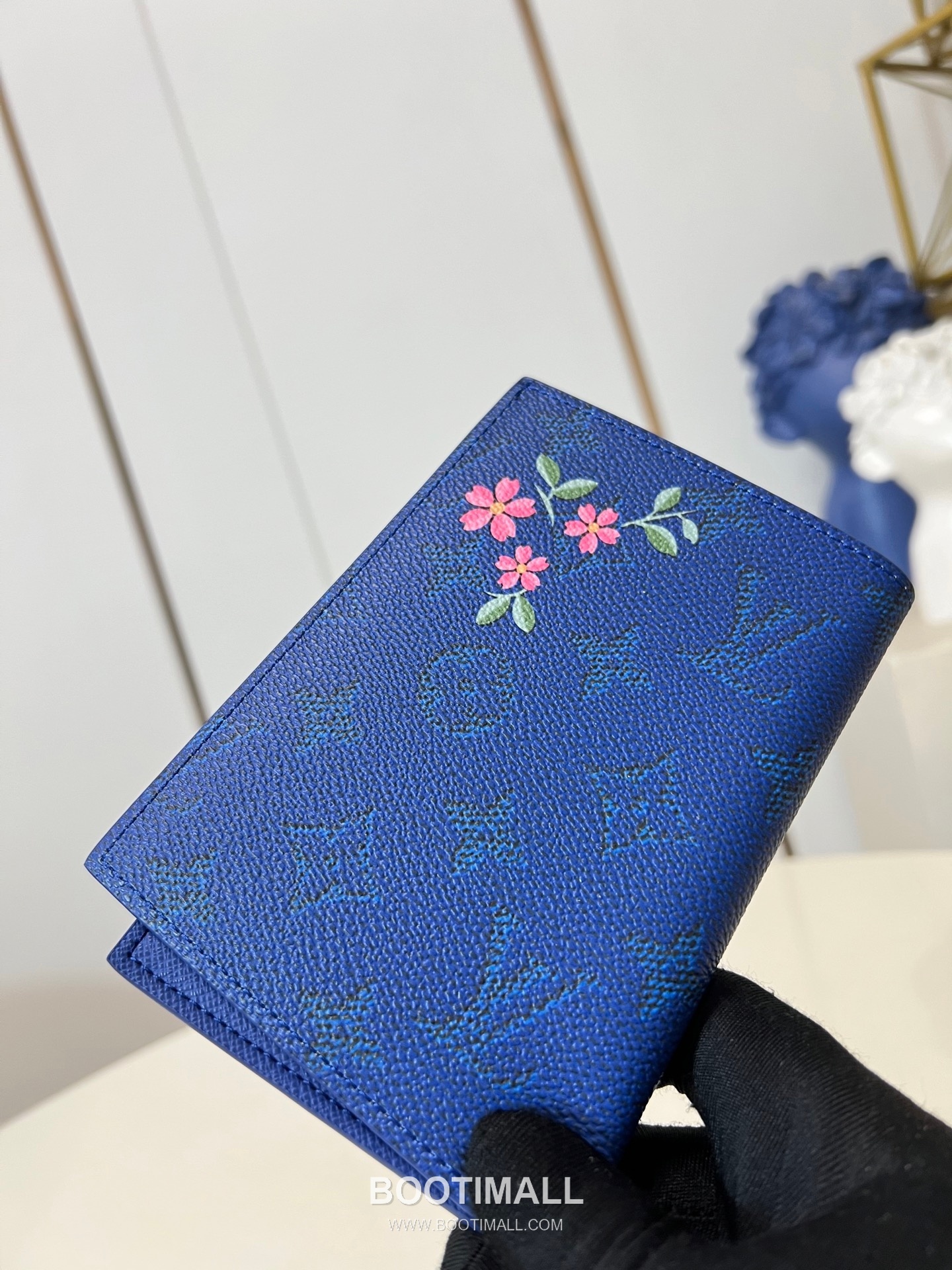 Louis Vuitton Monogram Canvas Passport Cover Wallet with Printed Detail 루이비통 모노그램 캔버스 여권지갑 프린트 M25967 10cm 3