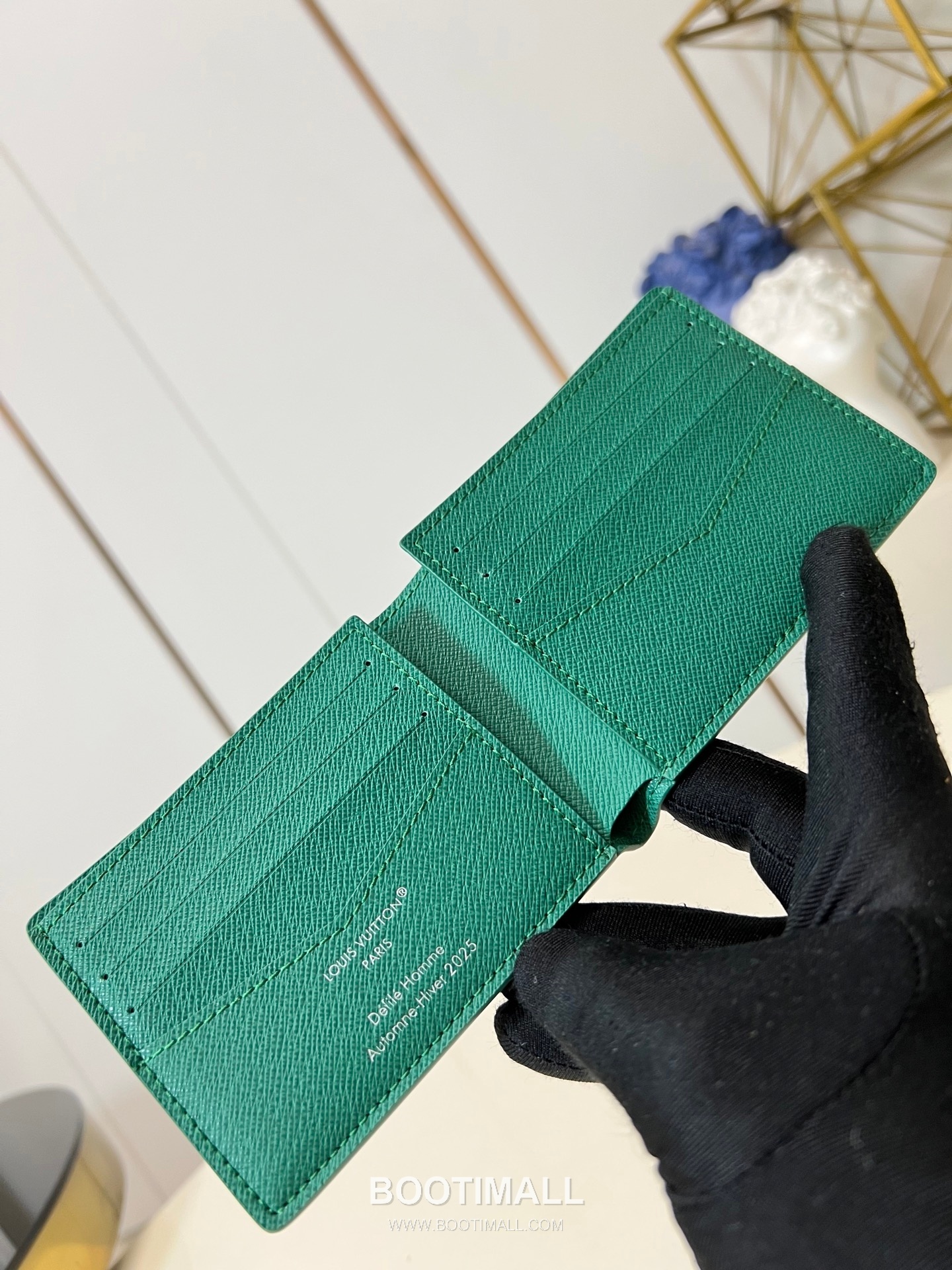 Louis Vuitton Slender Monogram Canvas Compact Wallet with Card Slot Detail 루이비통 슬렌더 모노그램 캔버스 컴팩트 반지갑 카드슬롯 M25986 11cm 5