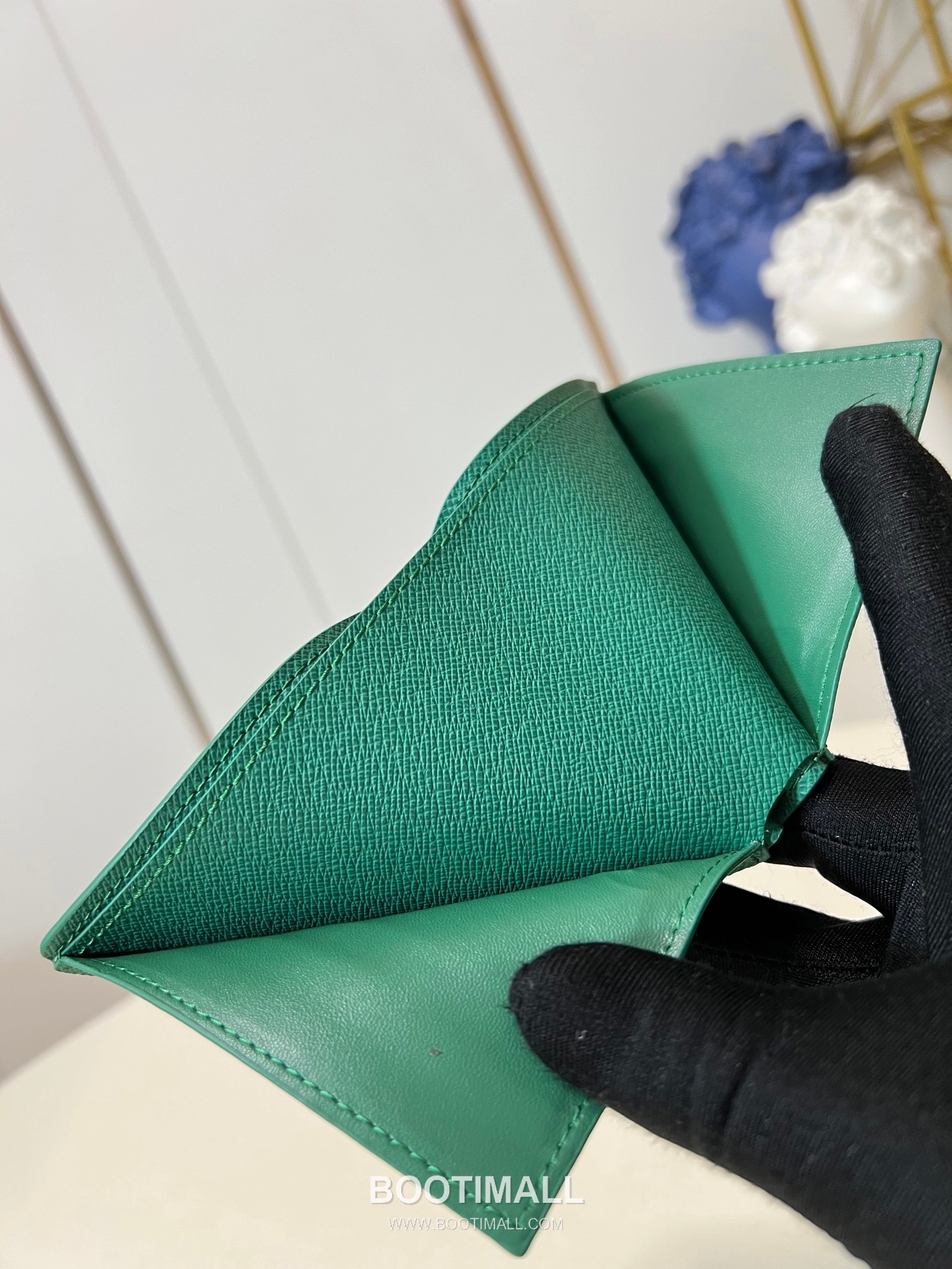 Louis Vuitton Slender Monogram Canvas Compact Wallet with Card Slot Detail 루이비통 슬렌더 모노그램 캔버스 컴팩트 반지갑 카드슬롯 M25986 11cm 7