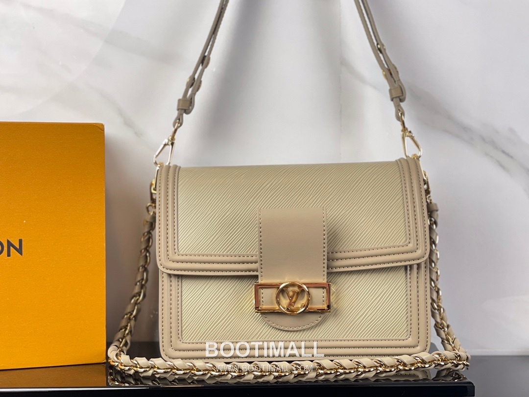 Louis Vuitton Dauphine Epi Calfskin Leather Shoulder Bag with LV Lock Detail 루이비통 도핀 에피 카프스킨 숄더백 LV락 M44162 25cm 1