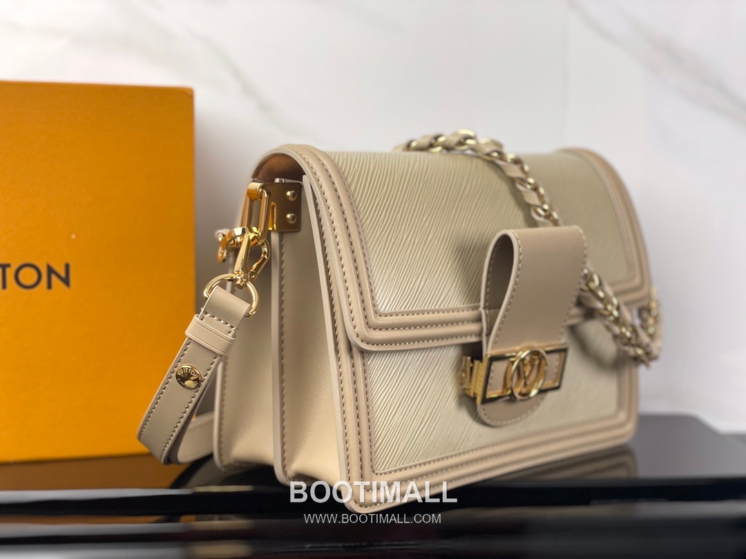 Louis Vuitton Dauphine Epi Calfskin Leather Shoulder Bag with LV Lock Detail 루이비통 도핀 에피 카프스킨 숄더백 LV락 M44162 25cm 2