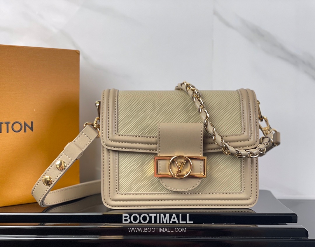 Louis Vuitton Mini Dauphine Epi Calfskin Leather Shoulder Bag with Magnetic Lock Detail 루이비통 미니 도핀 에피 카프스킨 숄더백 마그네틱락 M55963 20cm 1