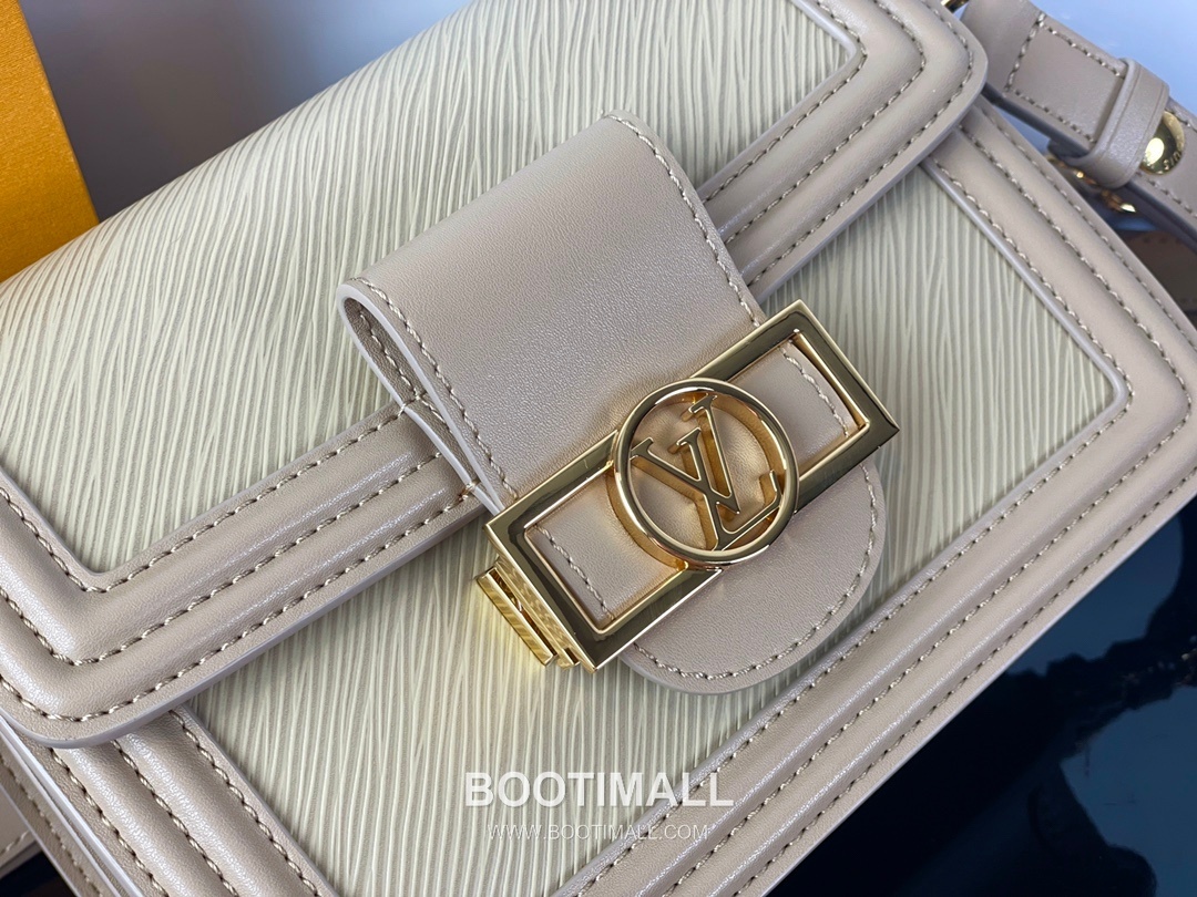 Louis Vuitton Mini Dauphine Epi Calfskin Leather Shoulder Bag with Magnetic Lock Detail 루이비통 미니 도핀 에피 카프스킨 숄더백 마그네틱락 M55963 20cm 4