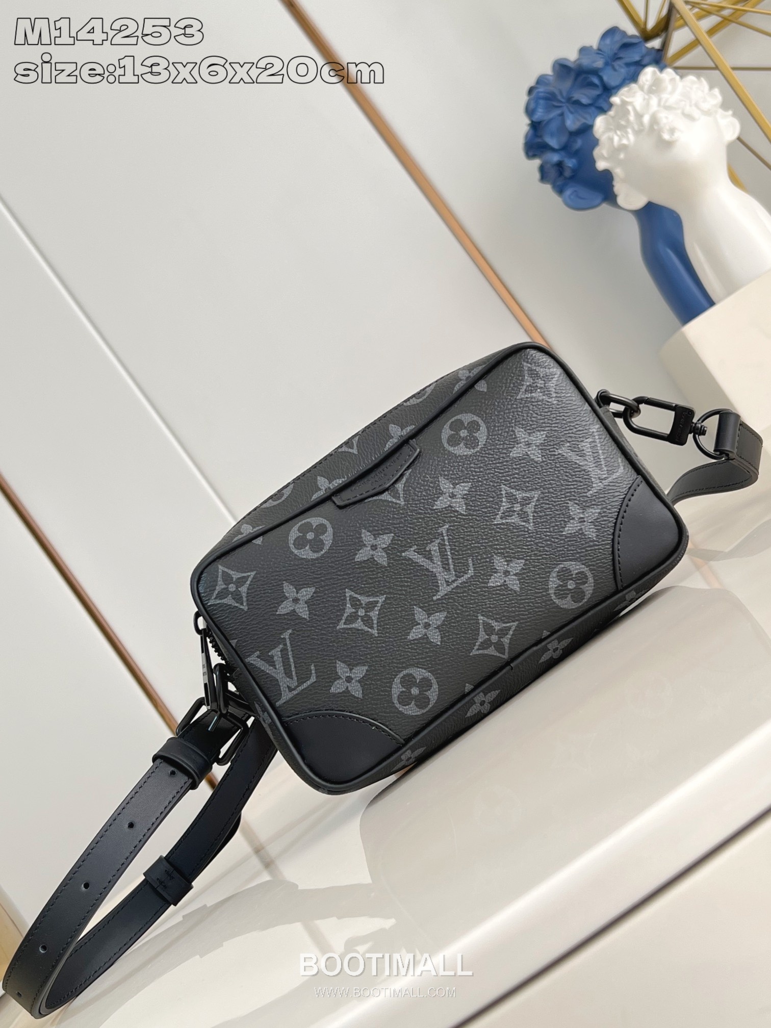 Louis Vuitton Trocadéro Mini Monogram Eclipse Canvas Crossbody Bag with Zip Pocket Detail 루이비통 트로카데로 미니 모노그램 이클립스 크로스백 지퍼포켓 M14253 20cm 1
